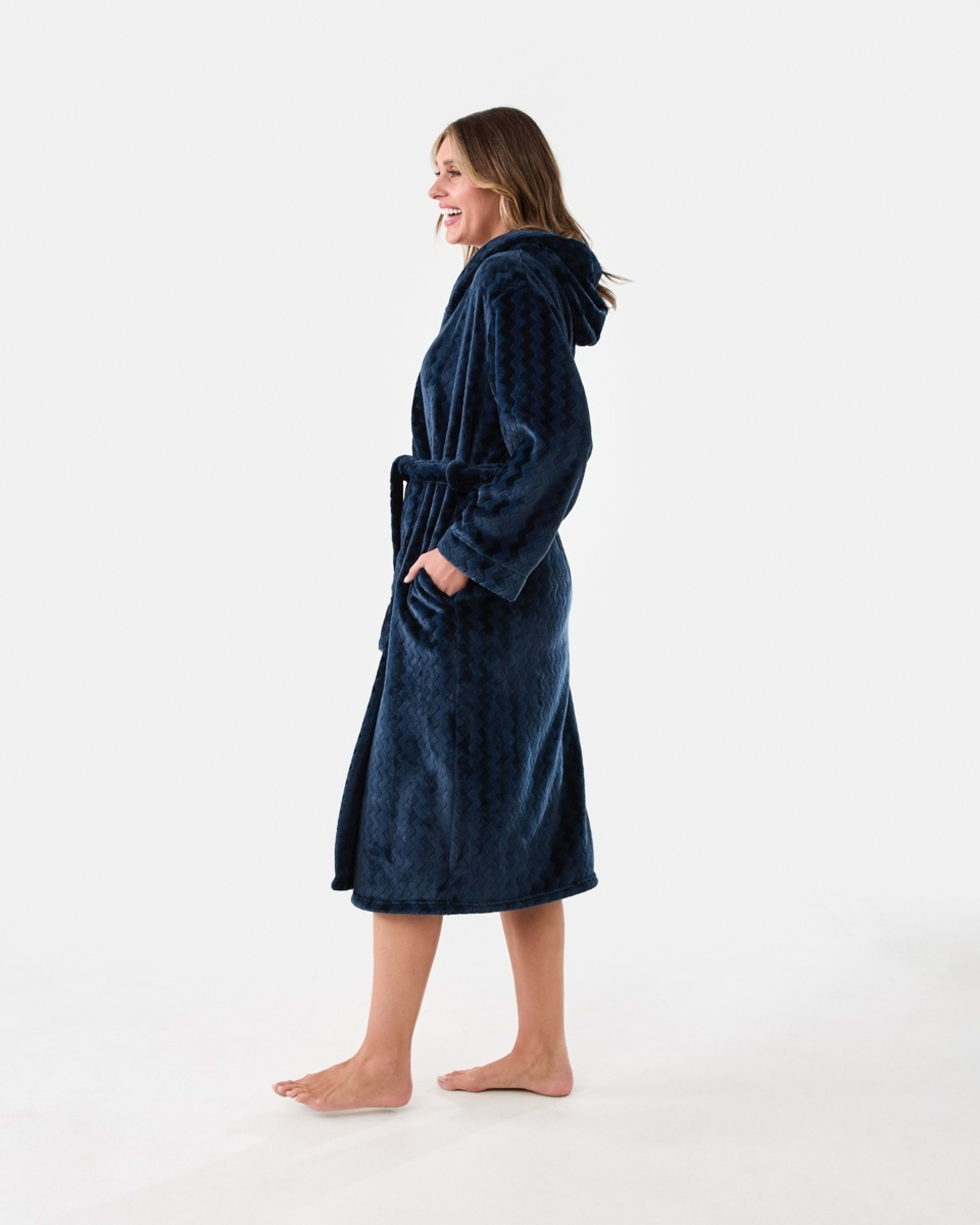 2 Textured Hood Gown Midnight, 2 of 7