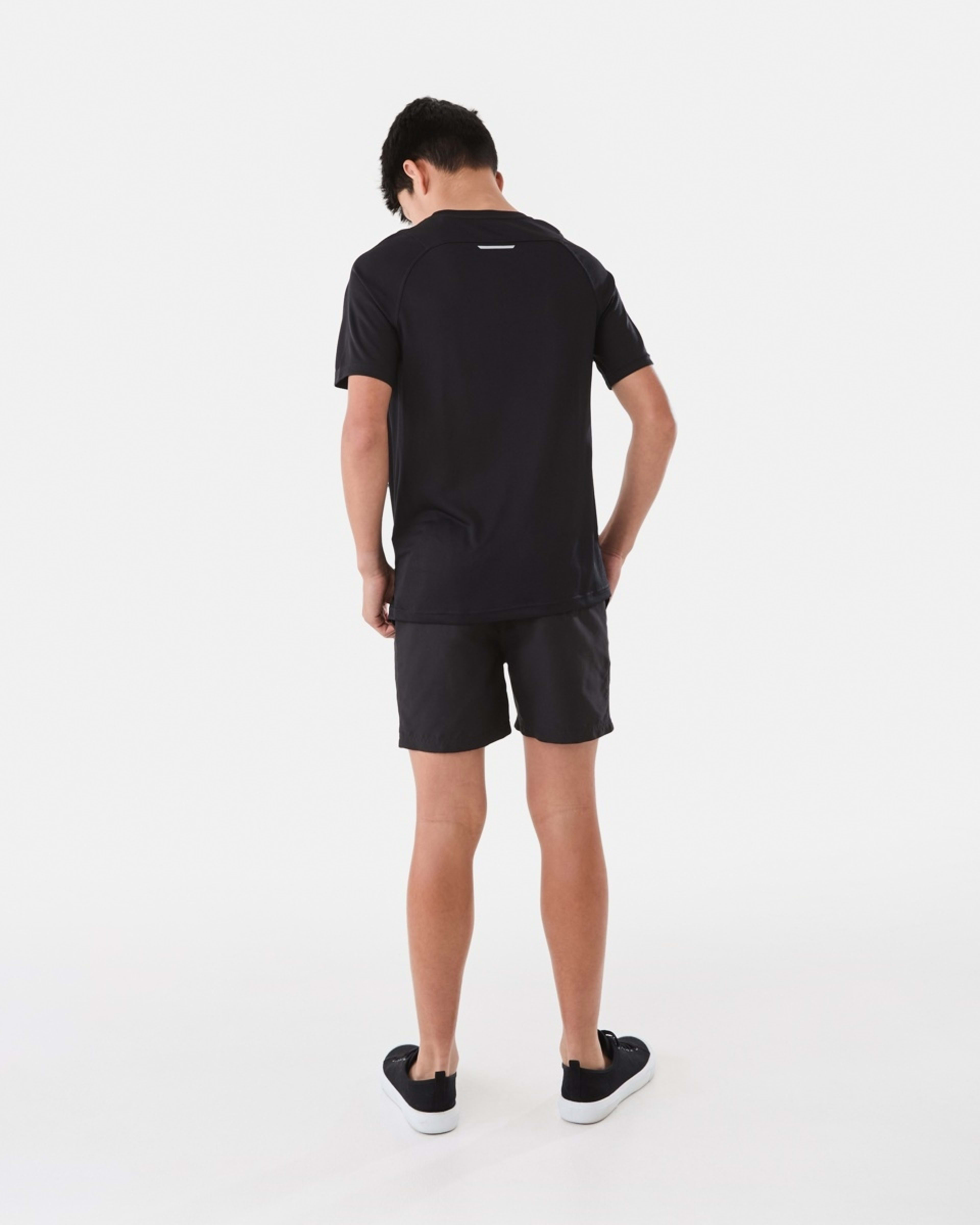 8 Active Kids Performance T-shirt Black, 8 of 10