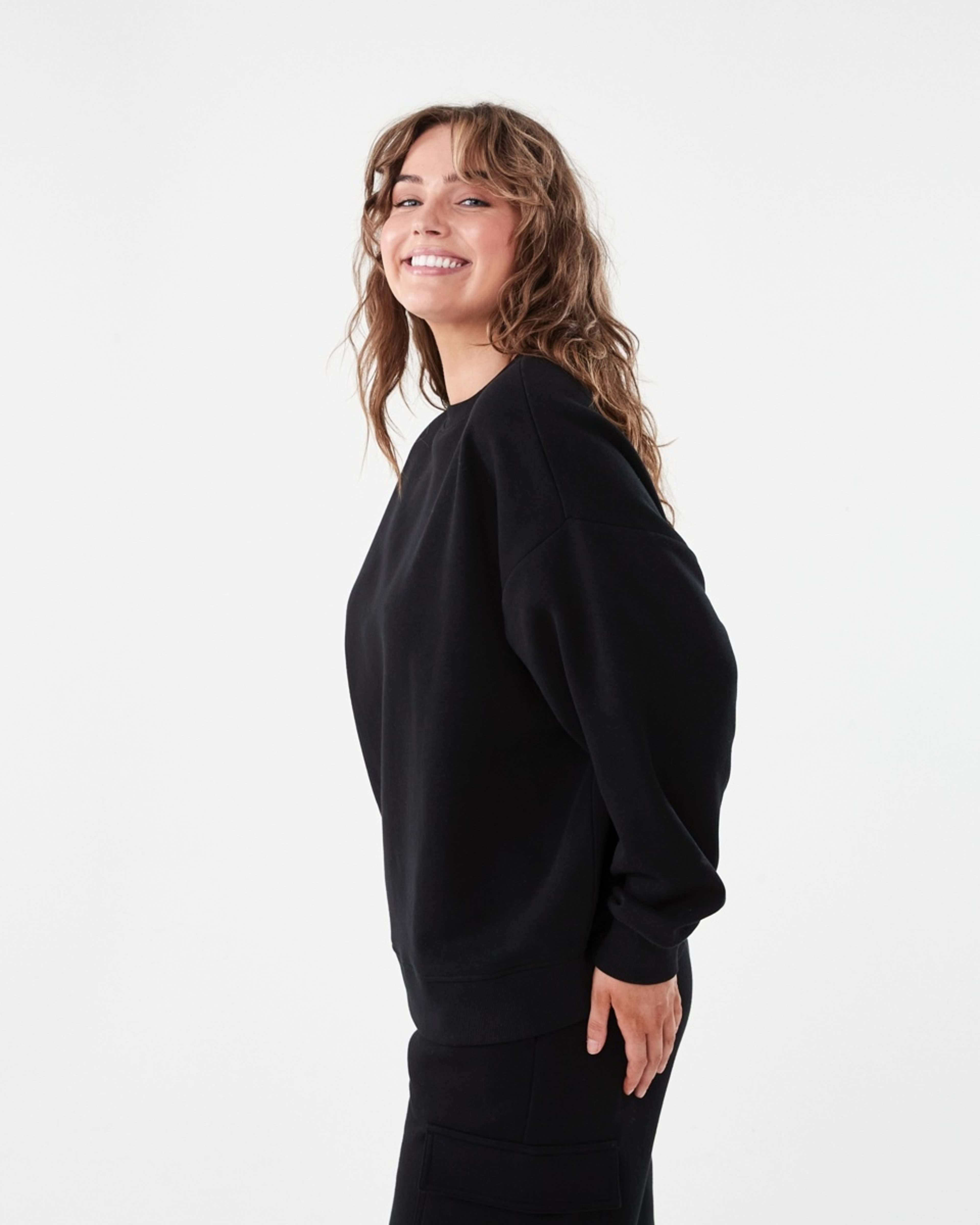 2 Oversized Crew Neck Sweatshirt Black, 2 of 6