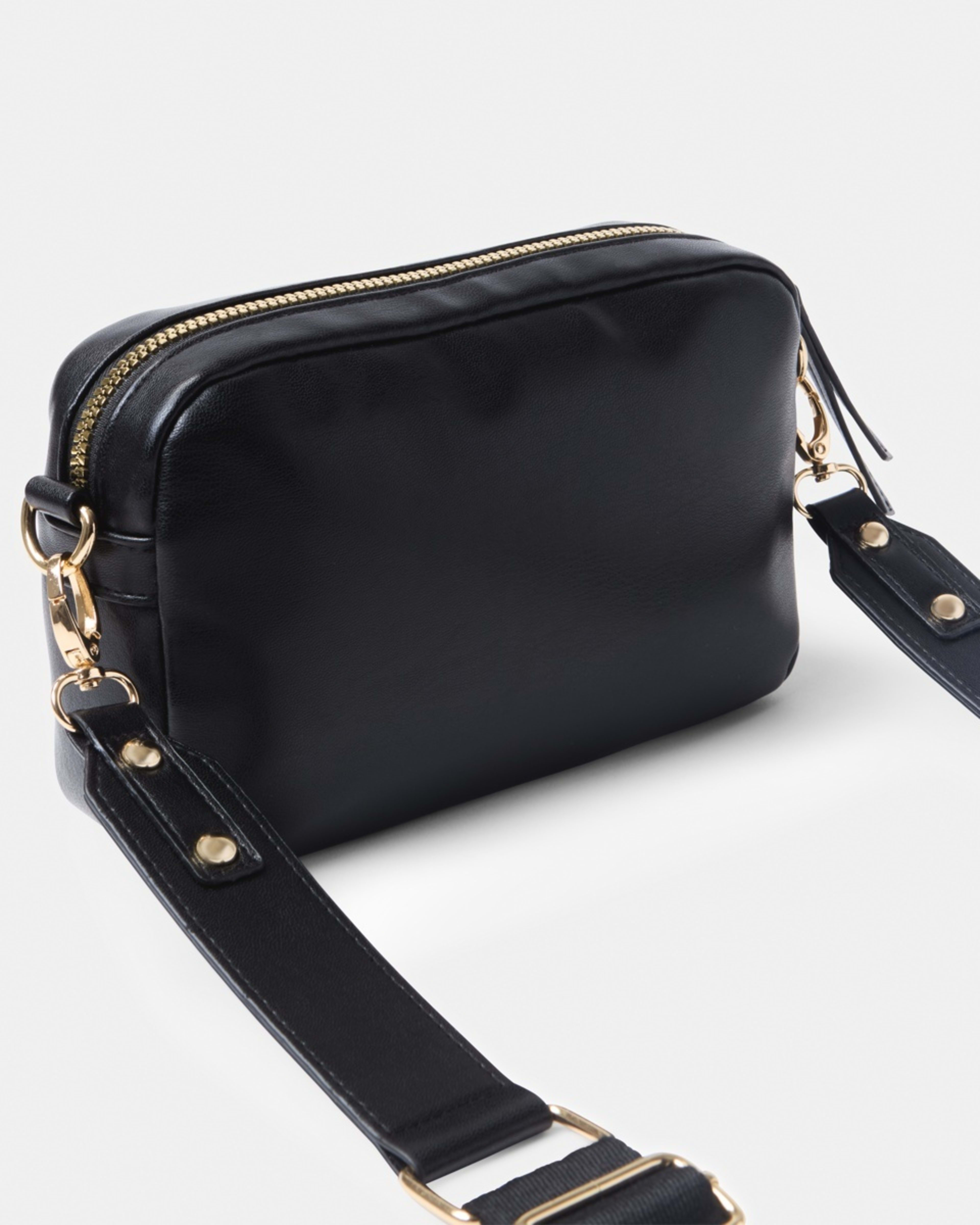 3 Quilted Crossbody Bag Black, 3 of 5