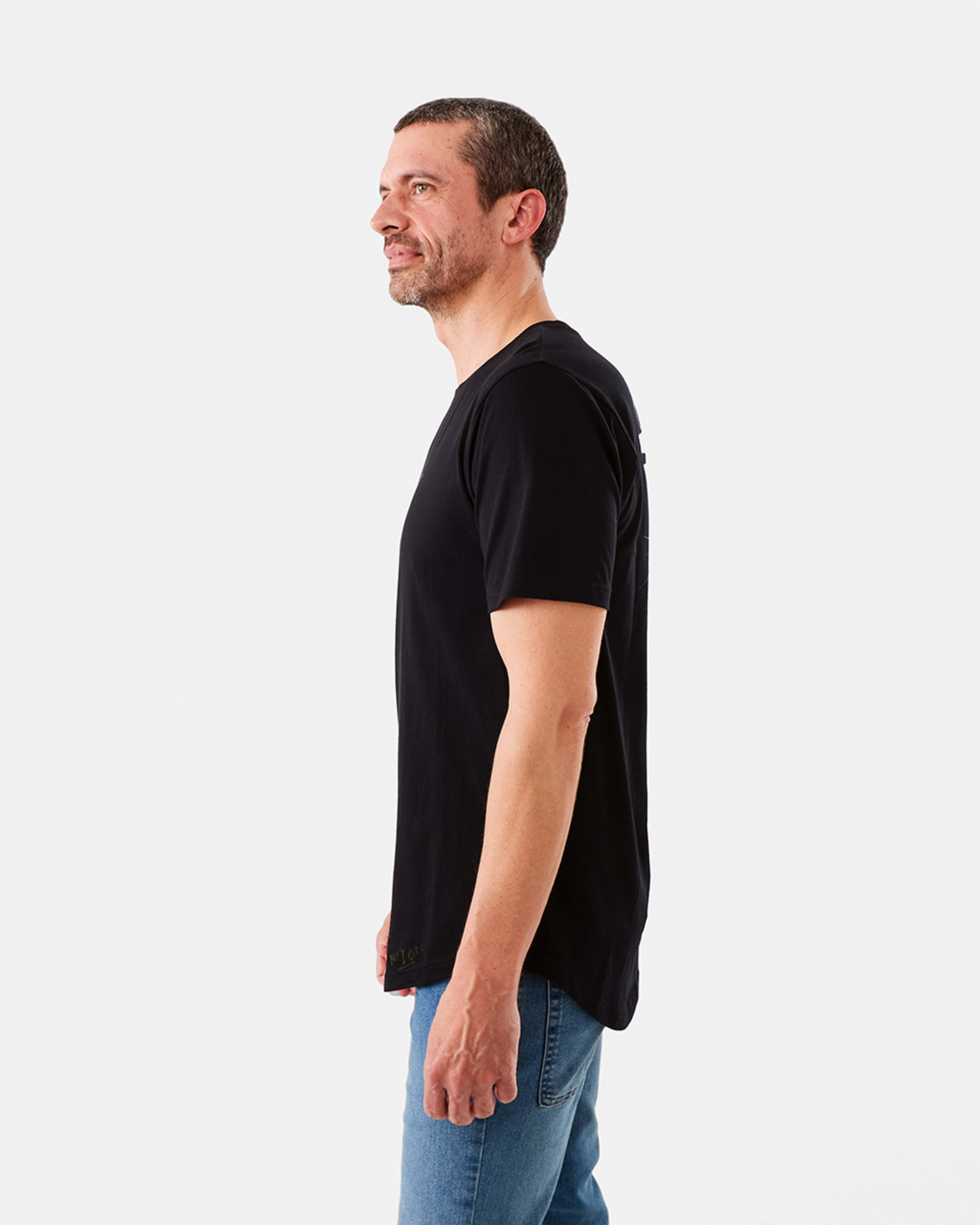 2 Curved Hem Graphic T-shirt Black, 2 of 6