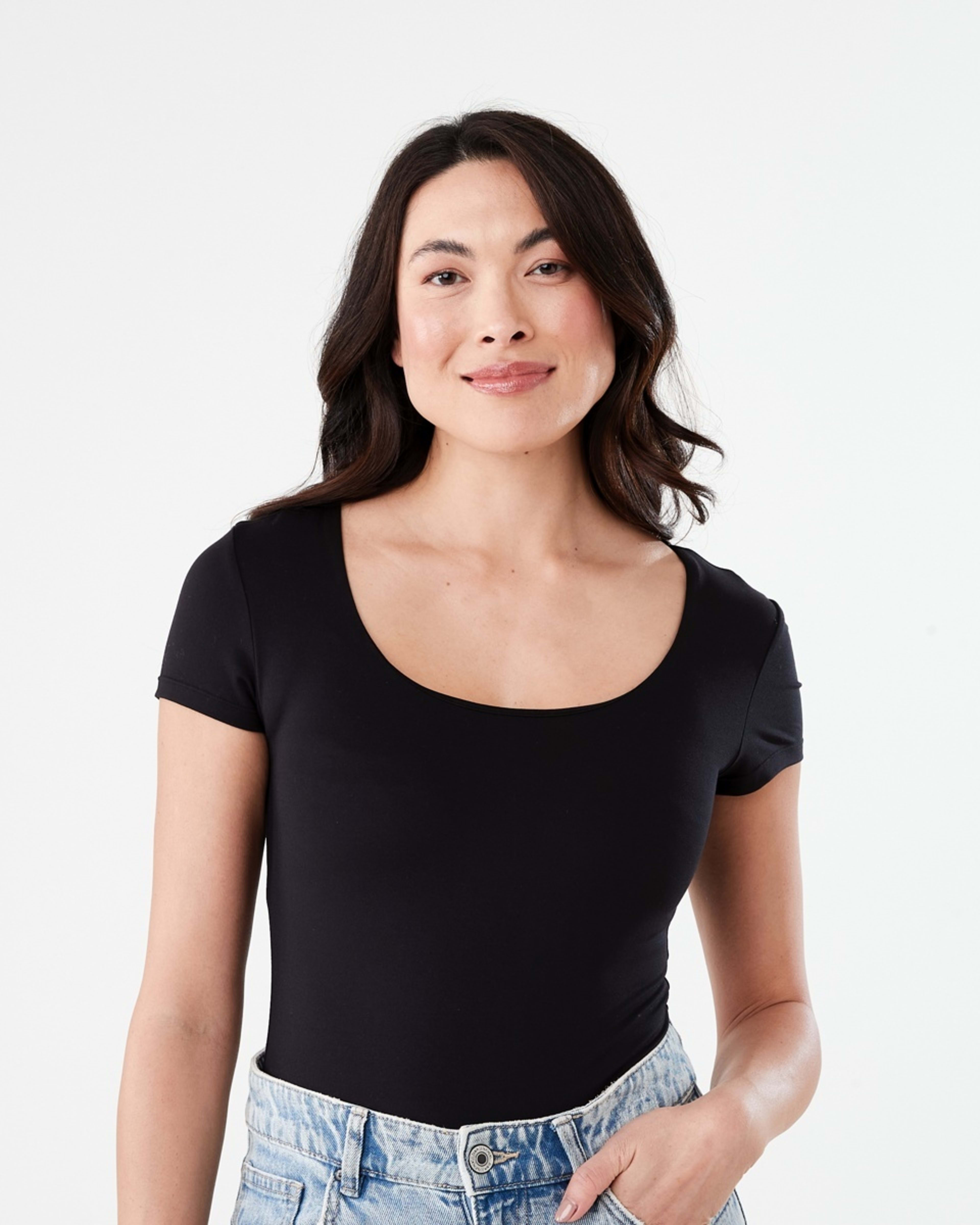 2 Short Sleeve Scoop Neck Bodysuit BLACK, 2 of 6