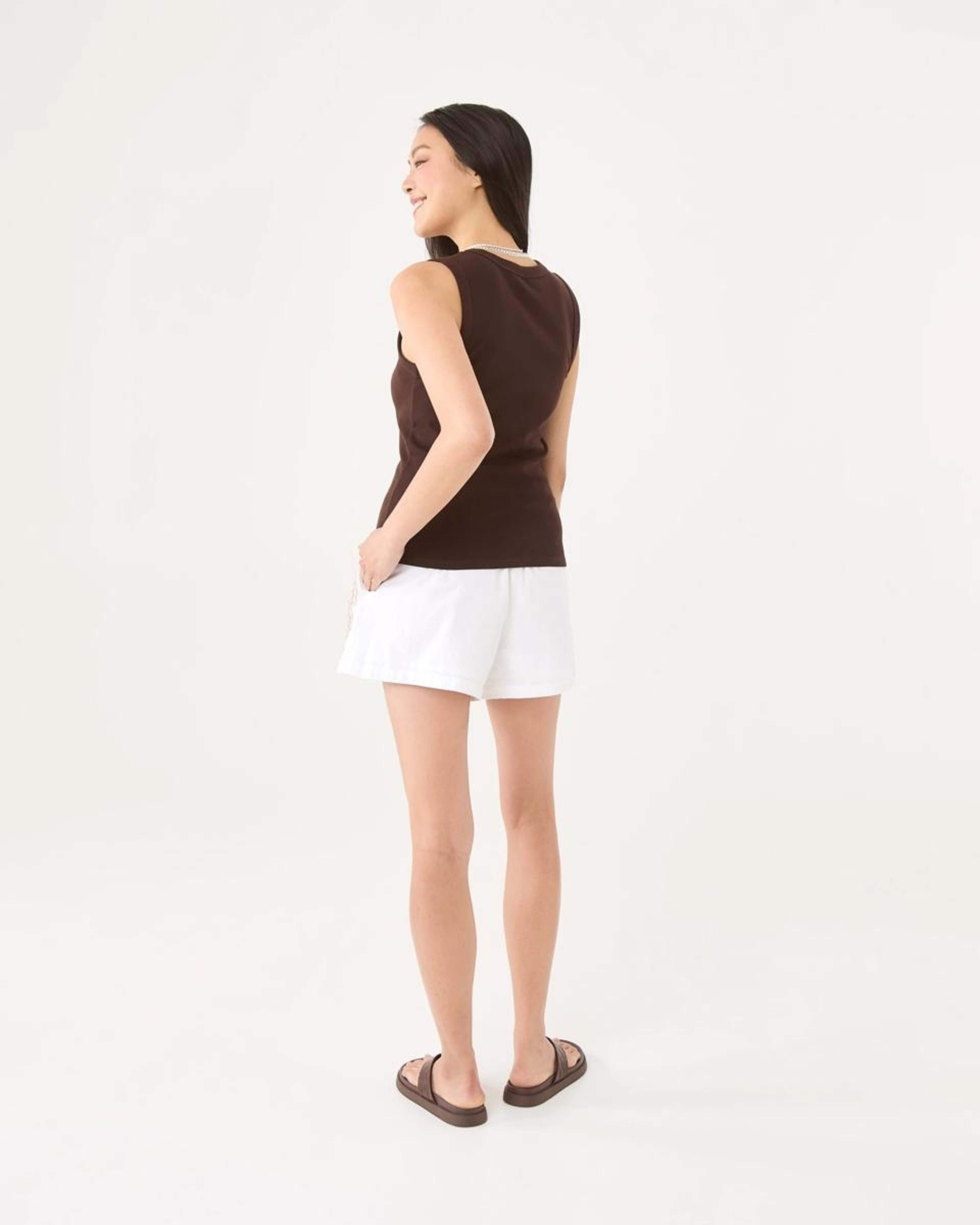 4 Sleeveless Elevated V-Neck Top Choc Plum, 4 of 8