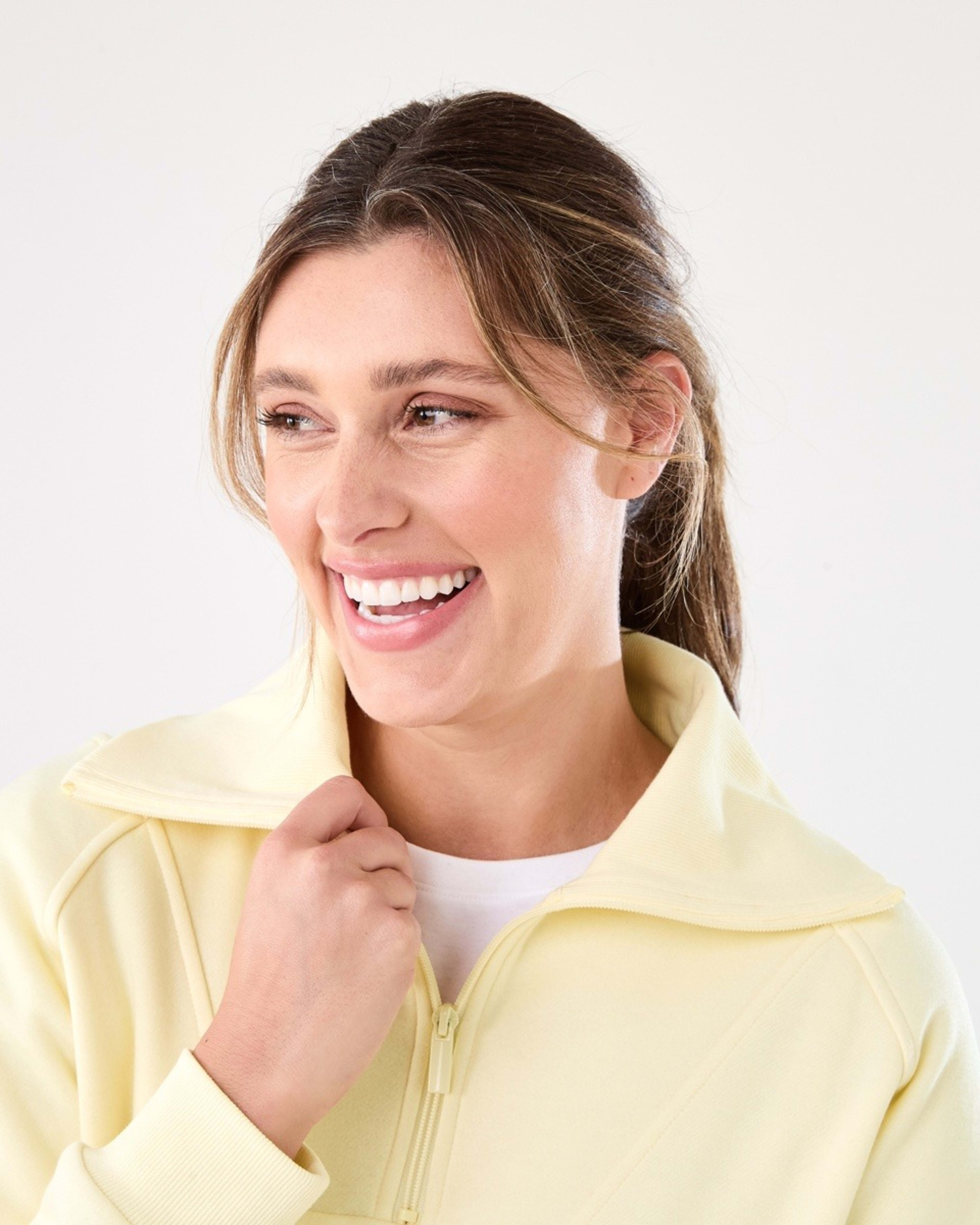 4 Active Womens Fleece 1/2 Zip Jumper LEMON MIST, 4 of 7
