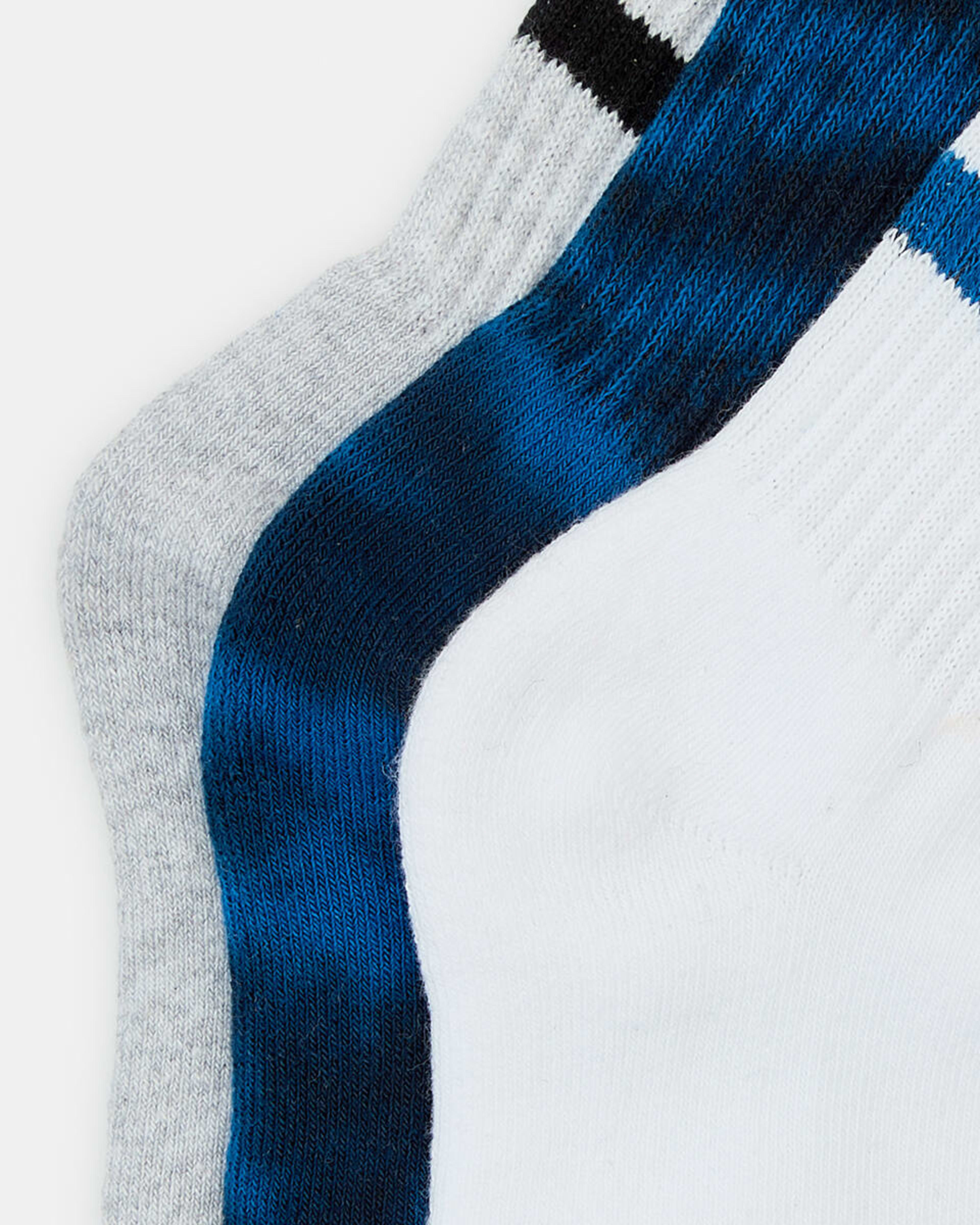 3 3 Pack Crew Socks Tie Dye, 3 of 3