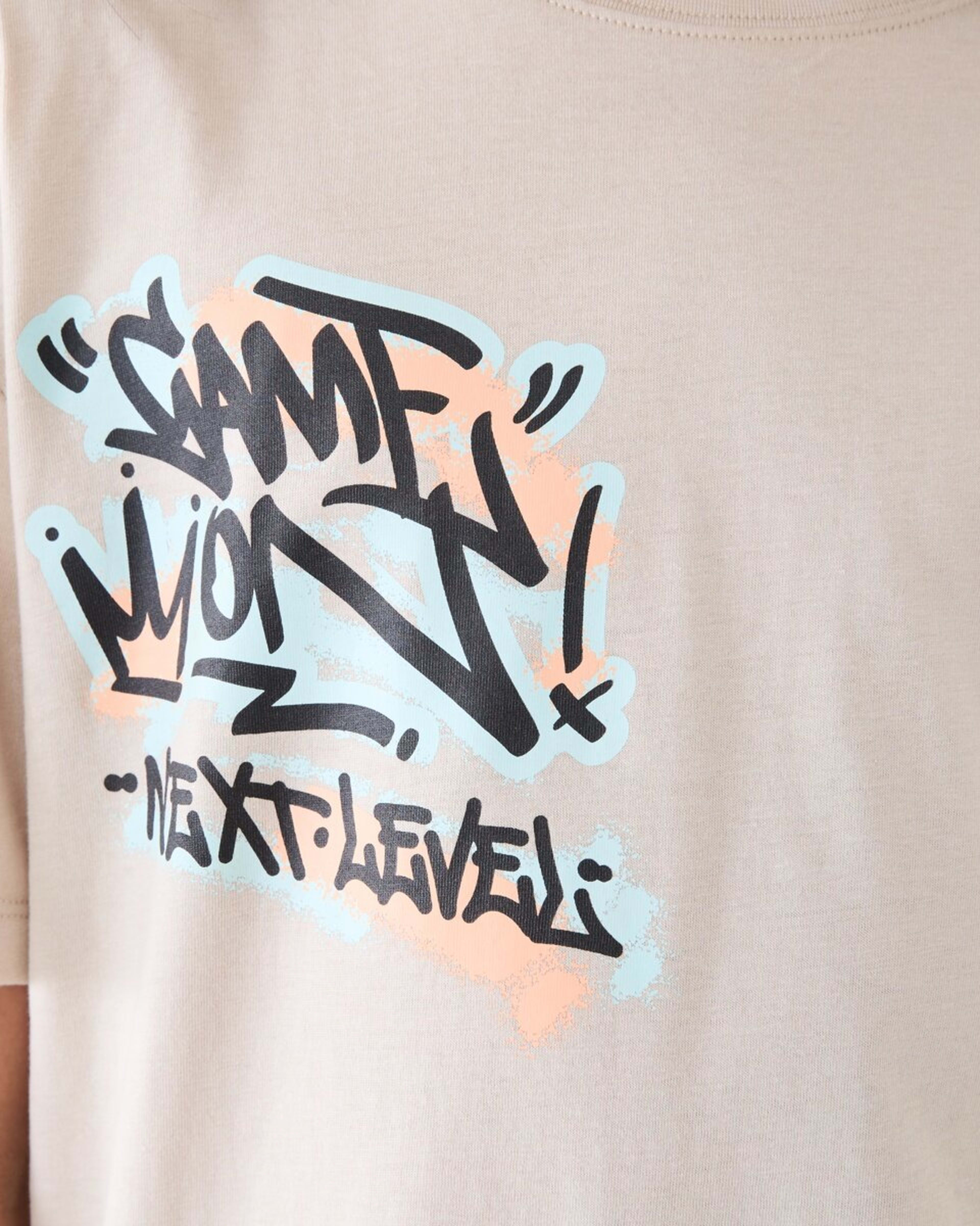 4 Short Sleeve Graphic Print T-shirt Bge Graff, 4 of 7