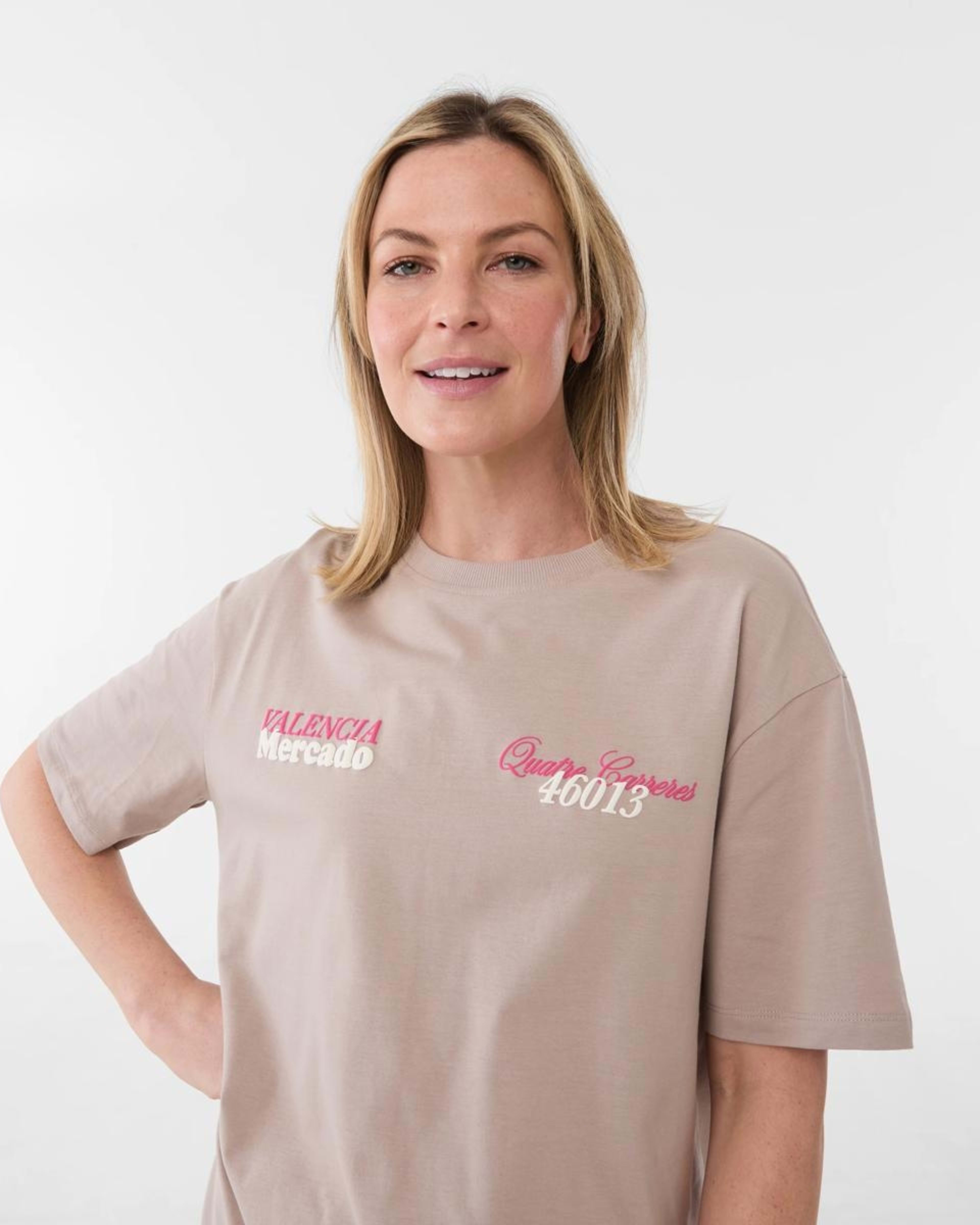 4 Short Sleeve Oversized Boyfriend T-shirt MERCADO FADED TAUPE, 4 of 5
