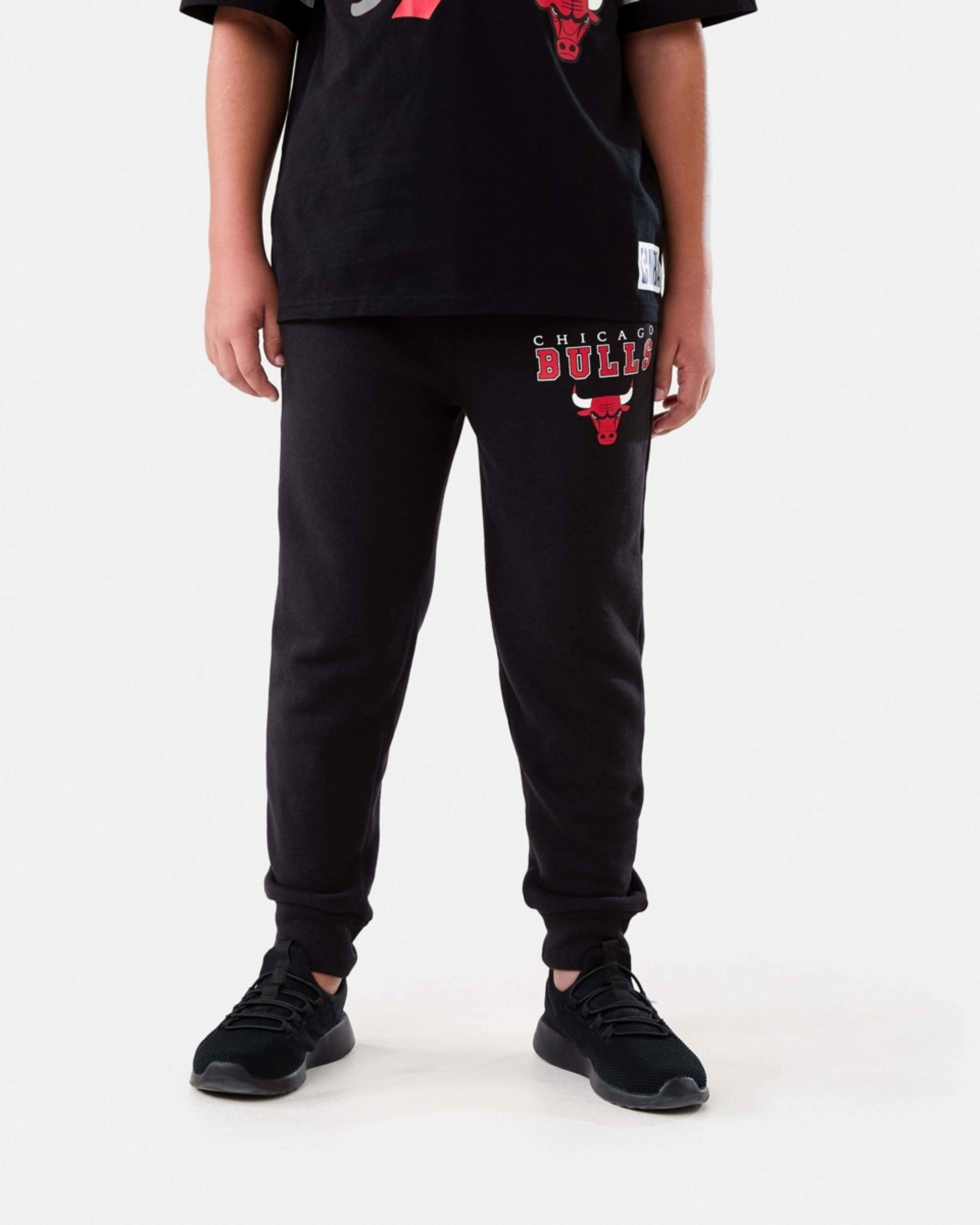 1 Official NBA Kids Trackpants Bulls 7cuz, 1 of 10