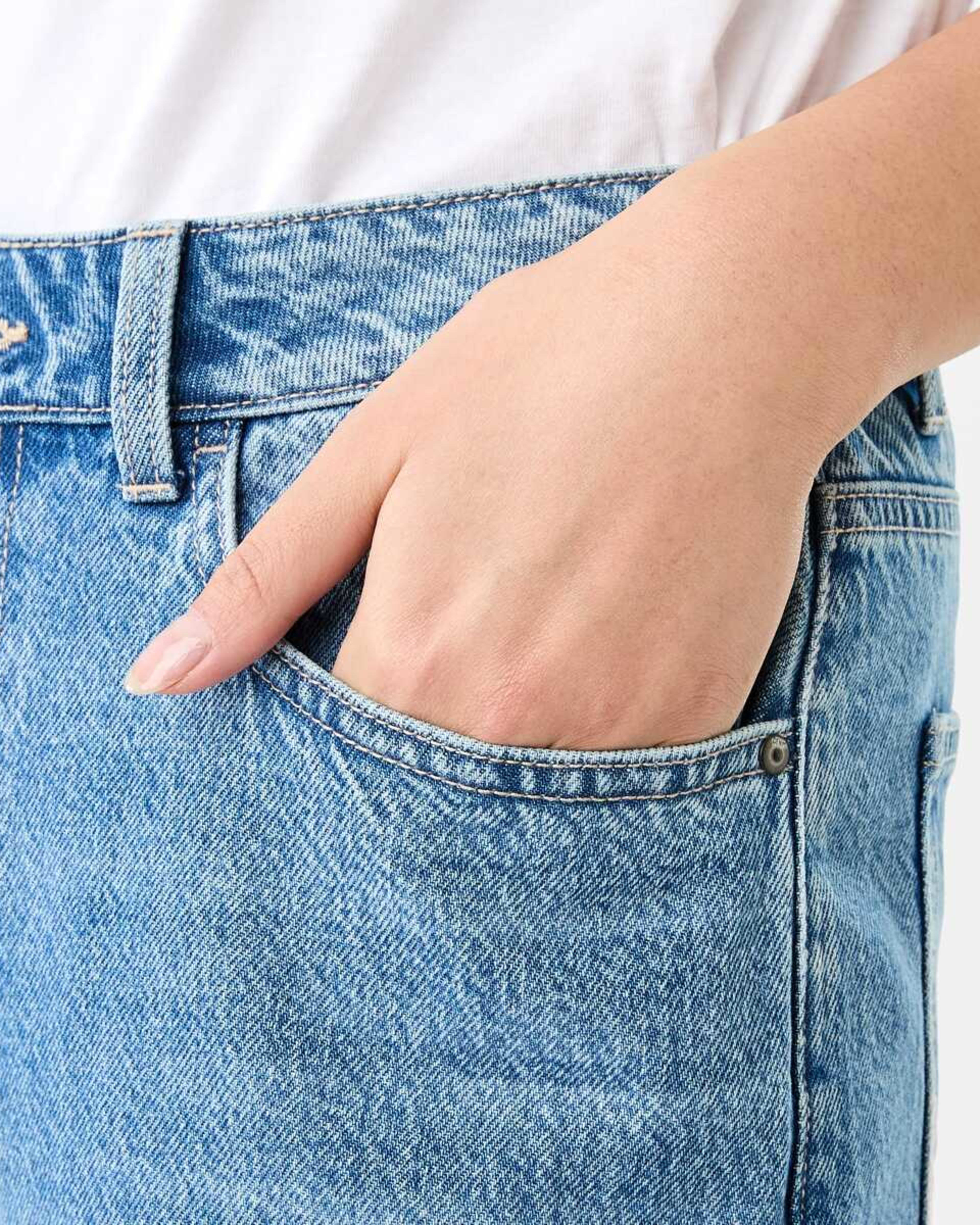 6 Cuffed Hem Jeans Light Wash, 6 of 9