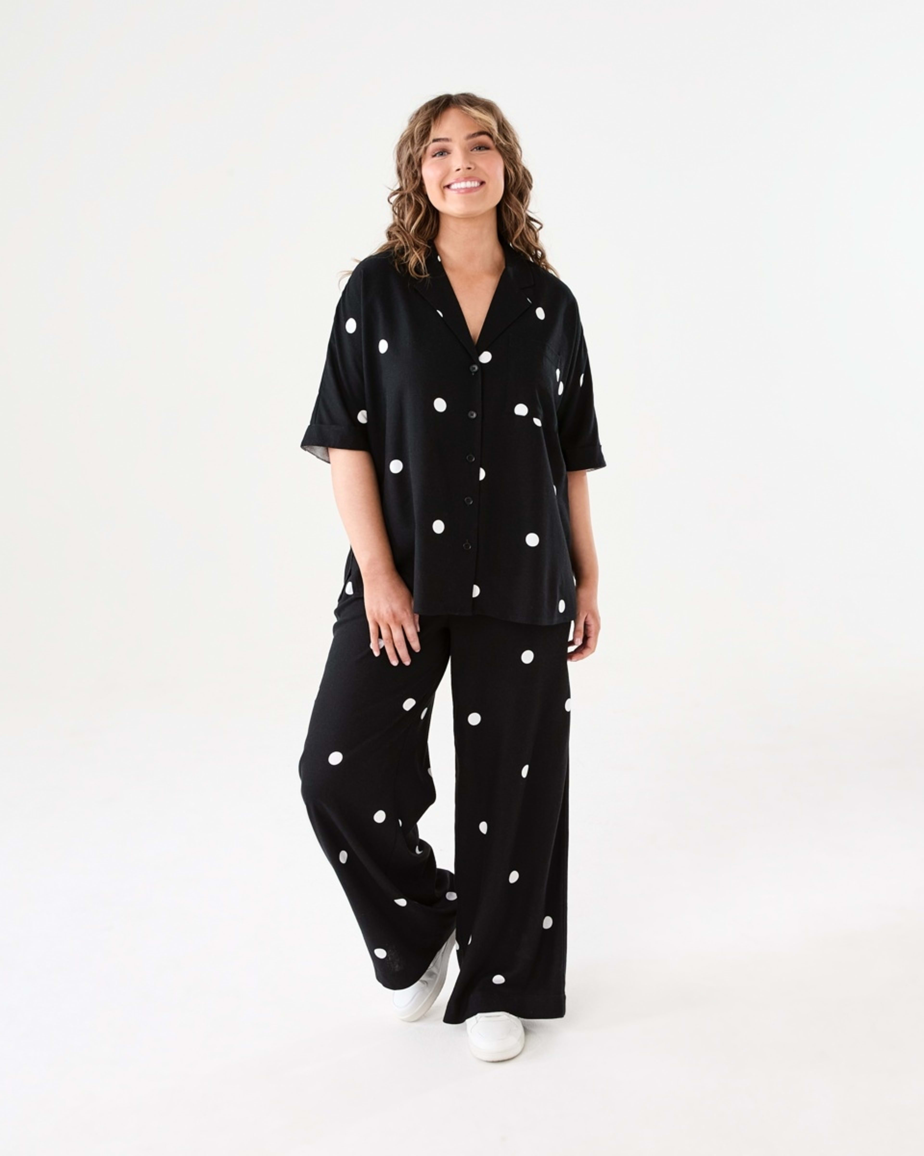 8 Short Dolman Sleeve Shirt POLKA DOT BLACK, 8 of 8