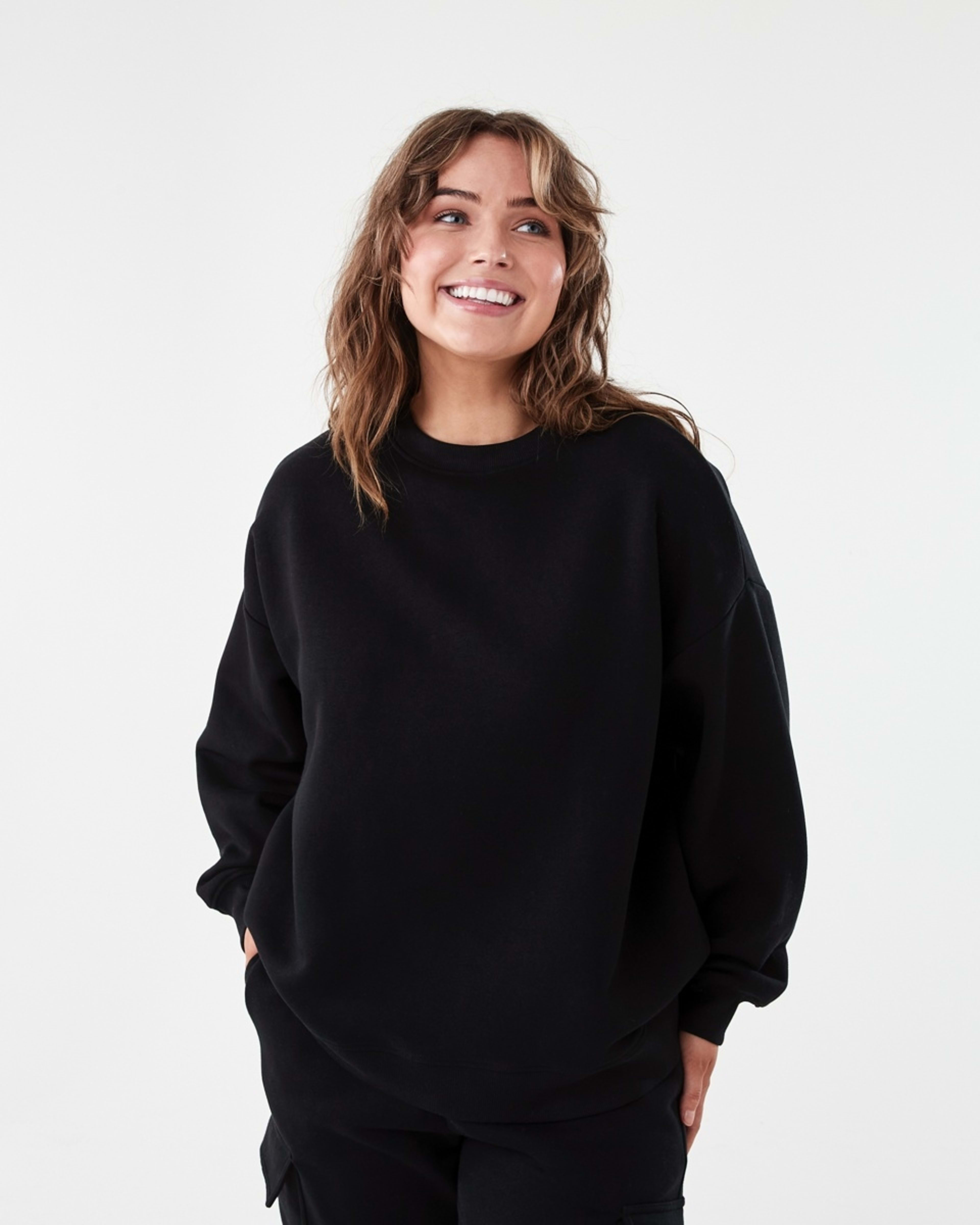 1 Oversized Crew Neck Sweatshirt Black