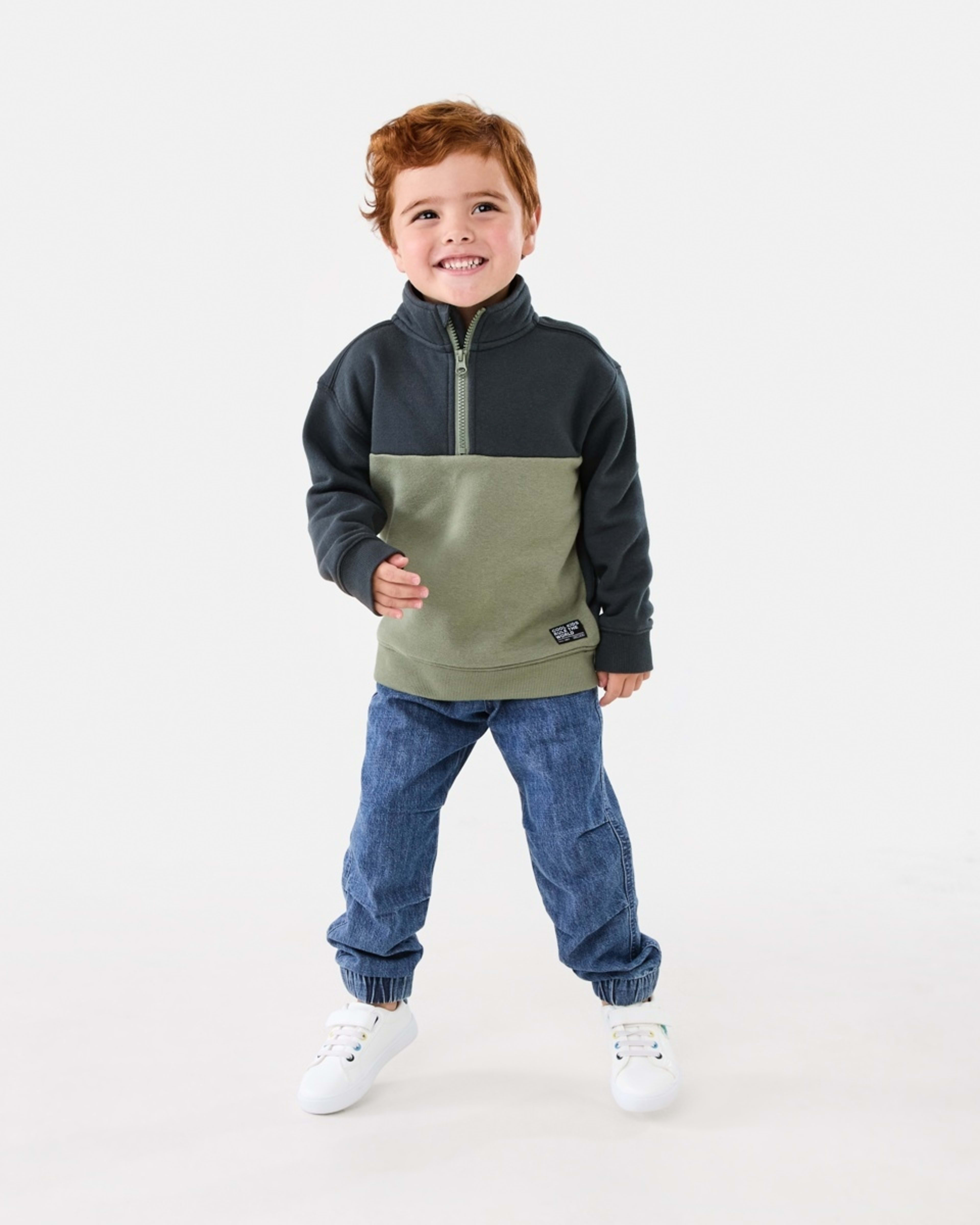 7 Quarter Zip Sweatshirt Wood Grey, 7 of 10