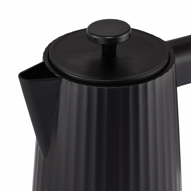 1.7L Fluted Kettle Black Kmart