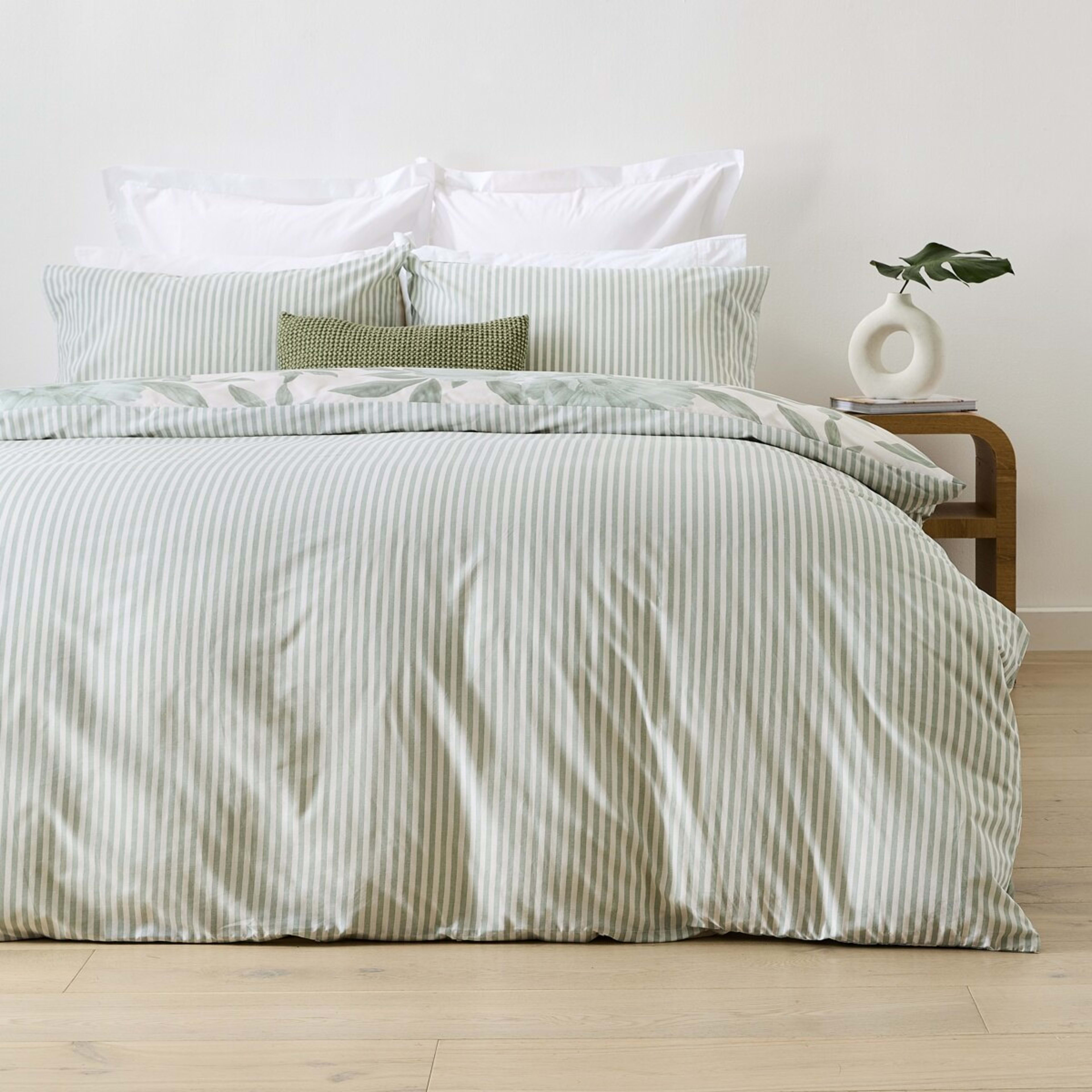 2 Mari Cotton Rich Reversible Quilt Cover Set - King Bed, 2 of 7