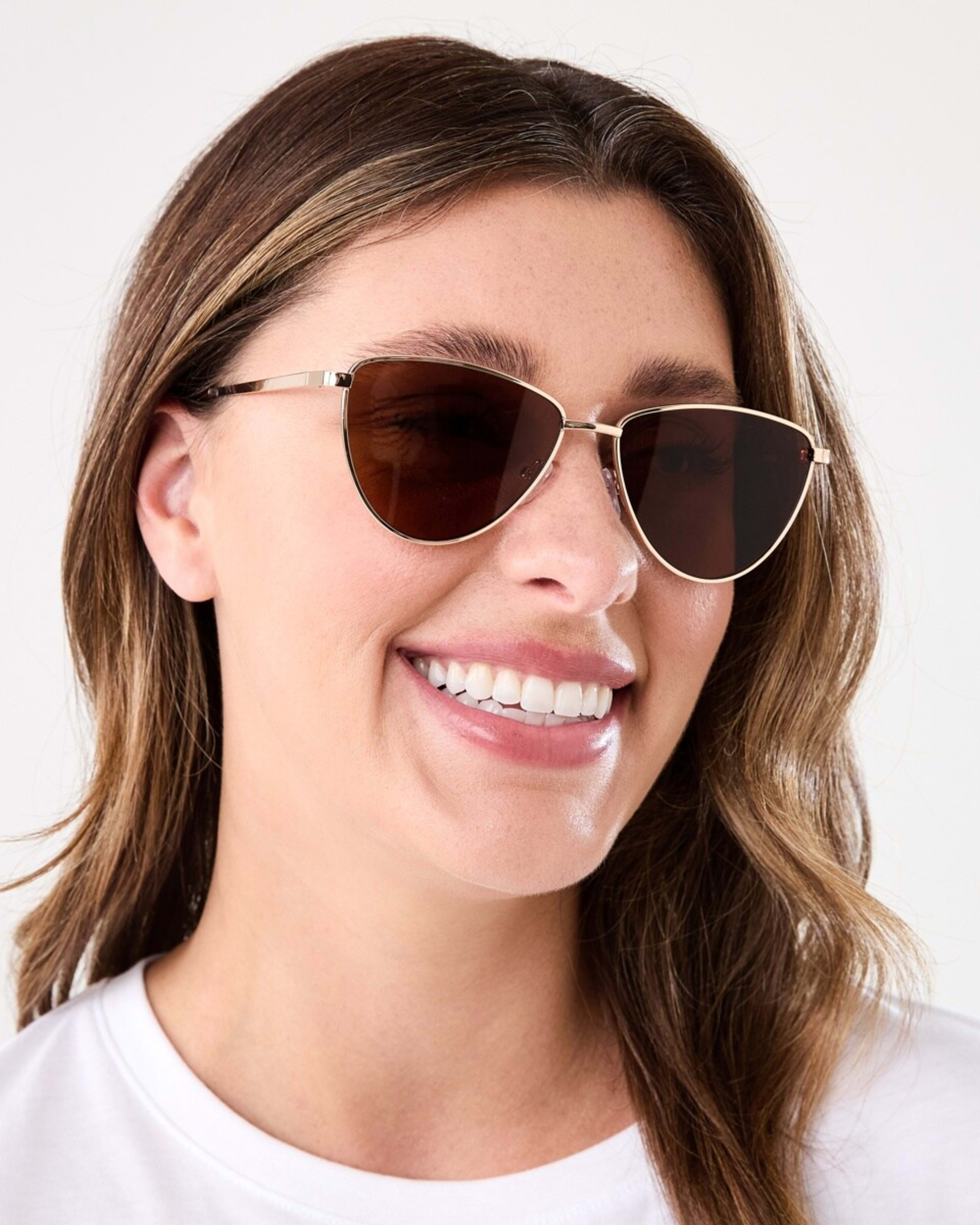 5 Womens Metal Cat Eye Sunglasses Gold, 5 of 6