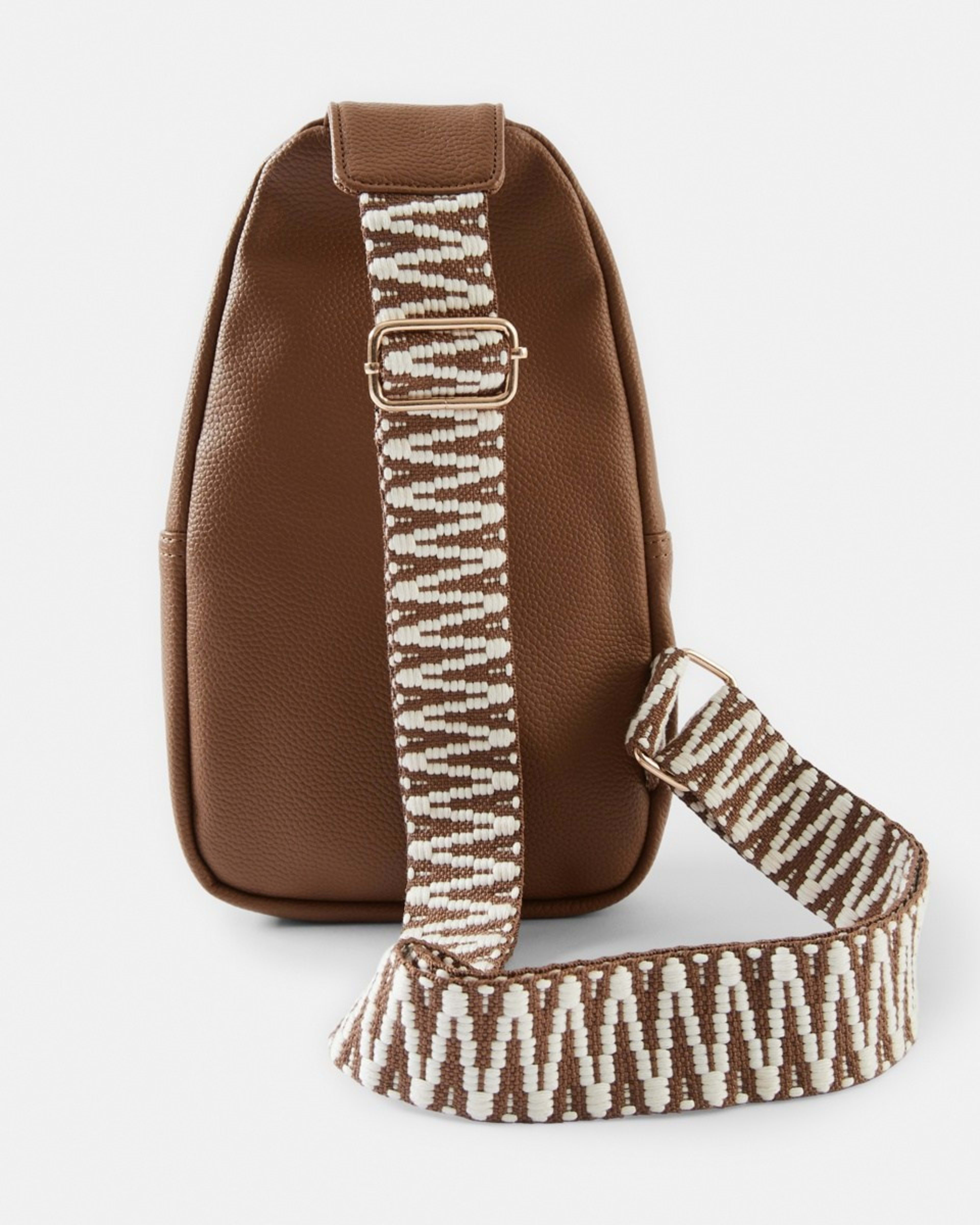 3 Contrast Pebble Sling Bag Coco Brown, 3 of 6