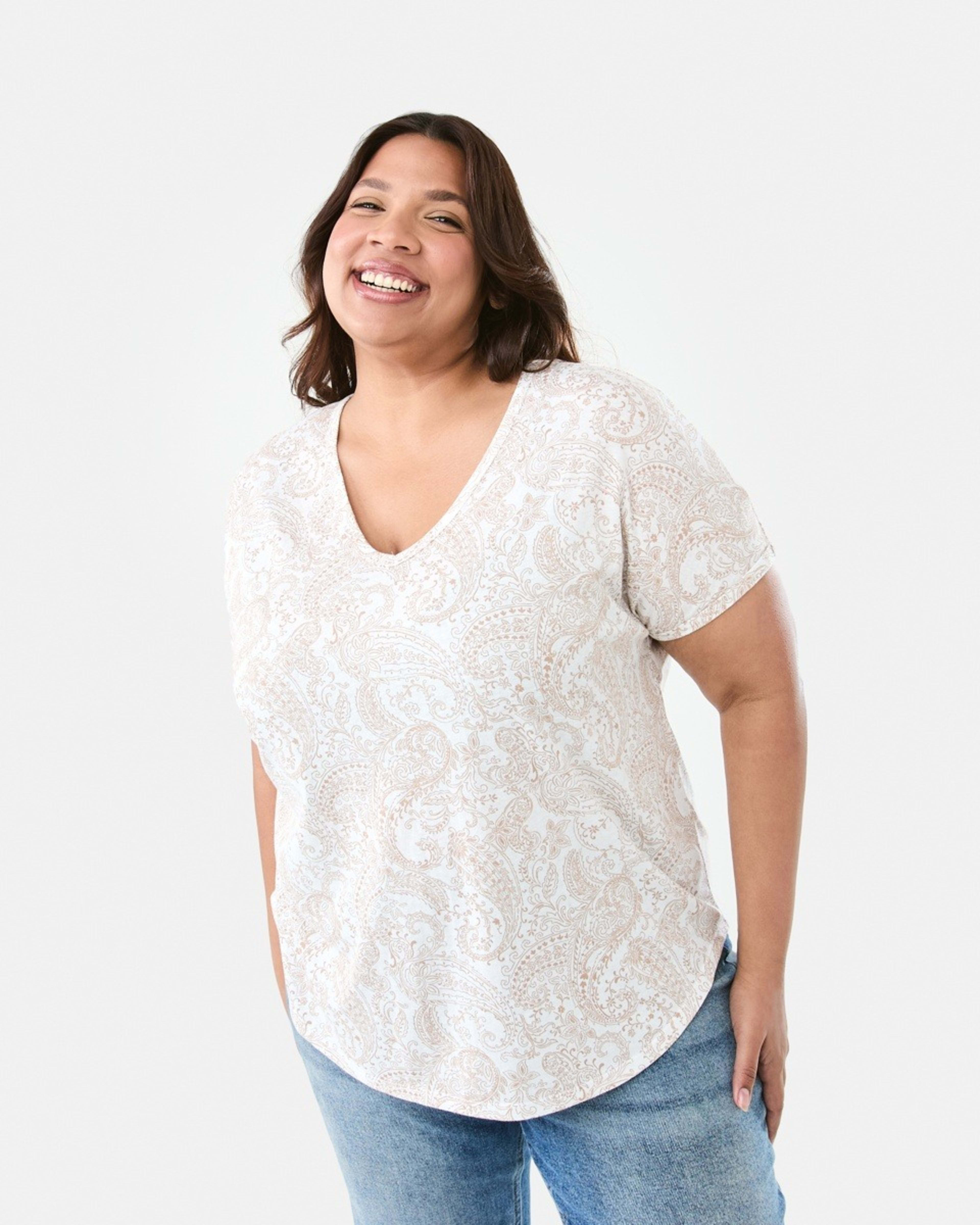 1 Curve Short Sleeve Print V-neck T-shirt Sft Paisly, 1 of 5