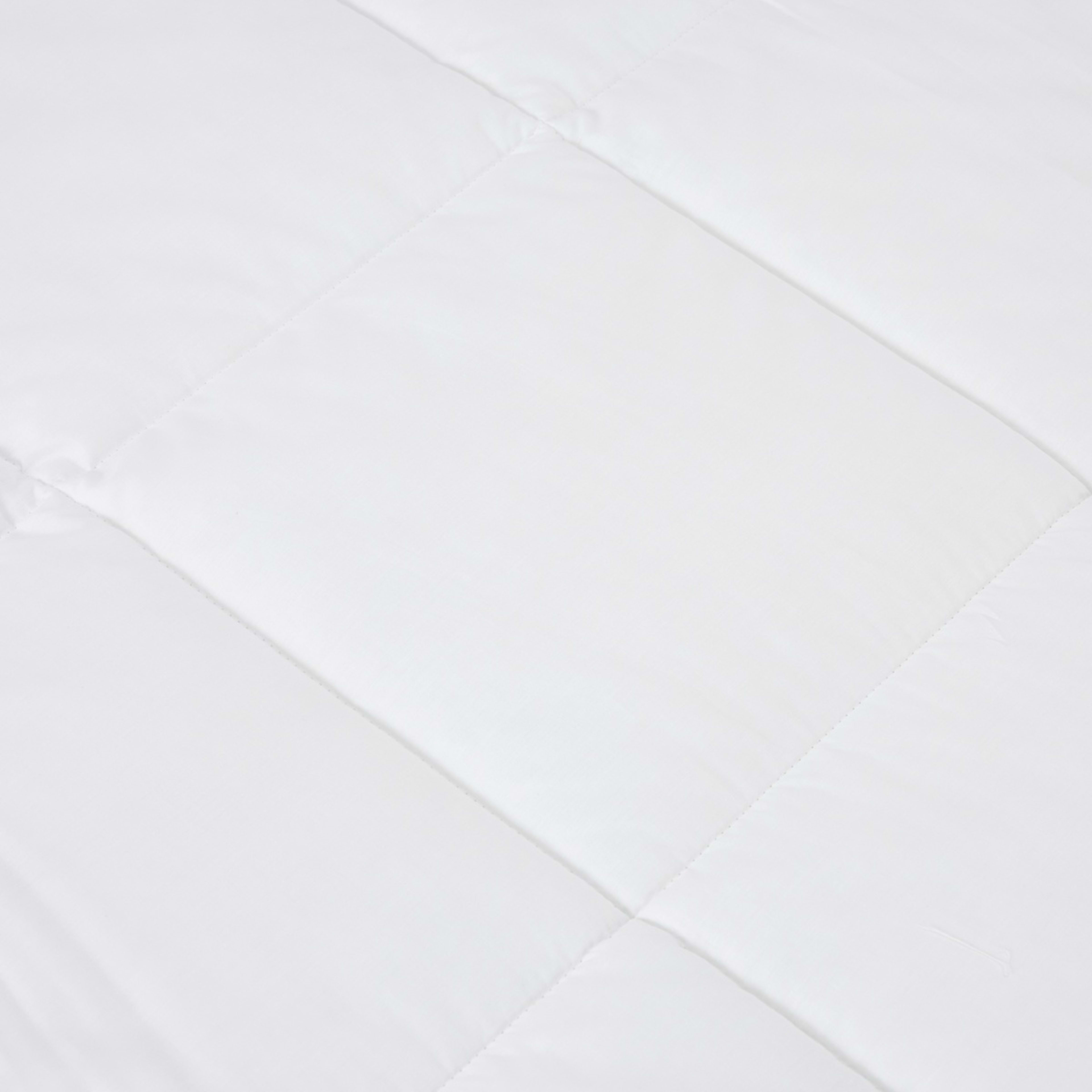 3 Winter High Warmth Quilt - Super King Bed, White, 3 of 4