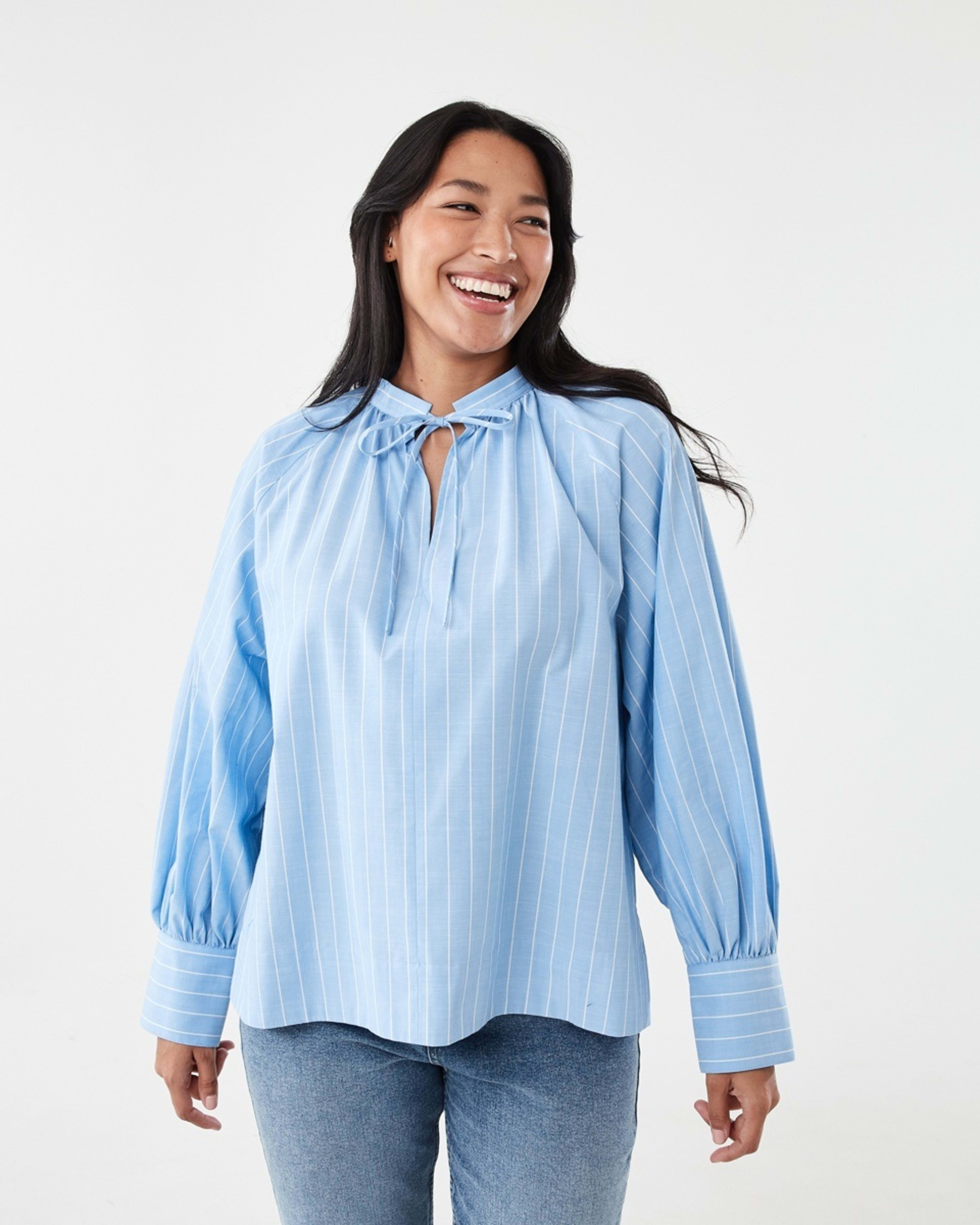 1 Long Sleeve Poet Blouse Core Str, 1 of 7