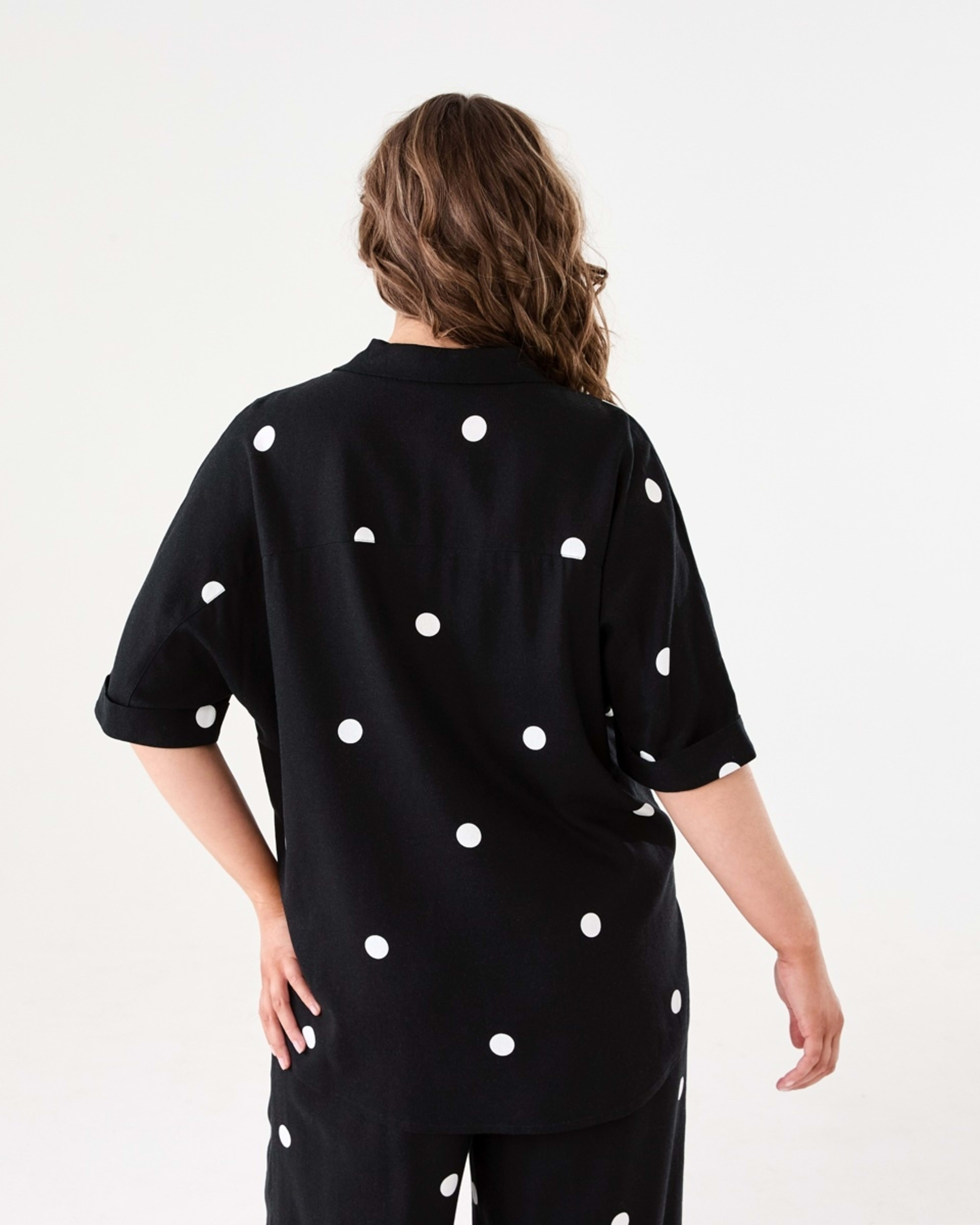 3 Short Dolman Sleeve Shirt POLKA DOT BLACK, 3 of 8