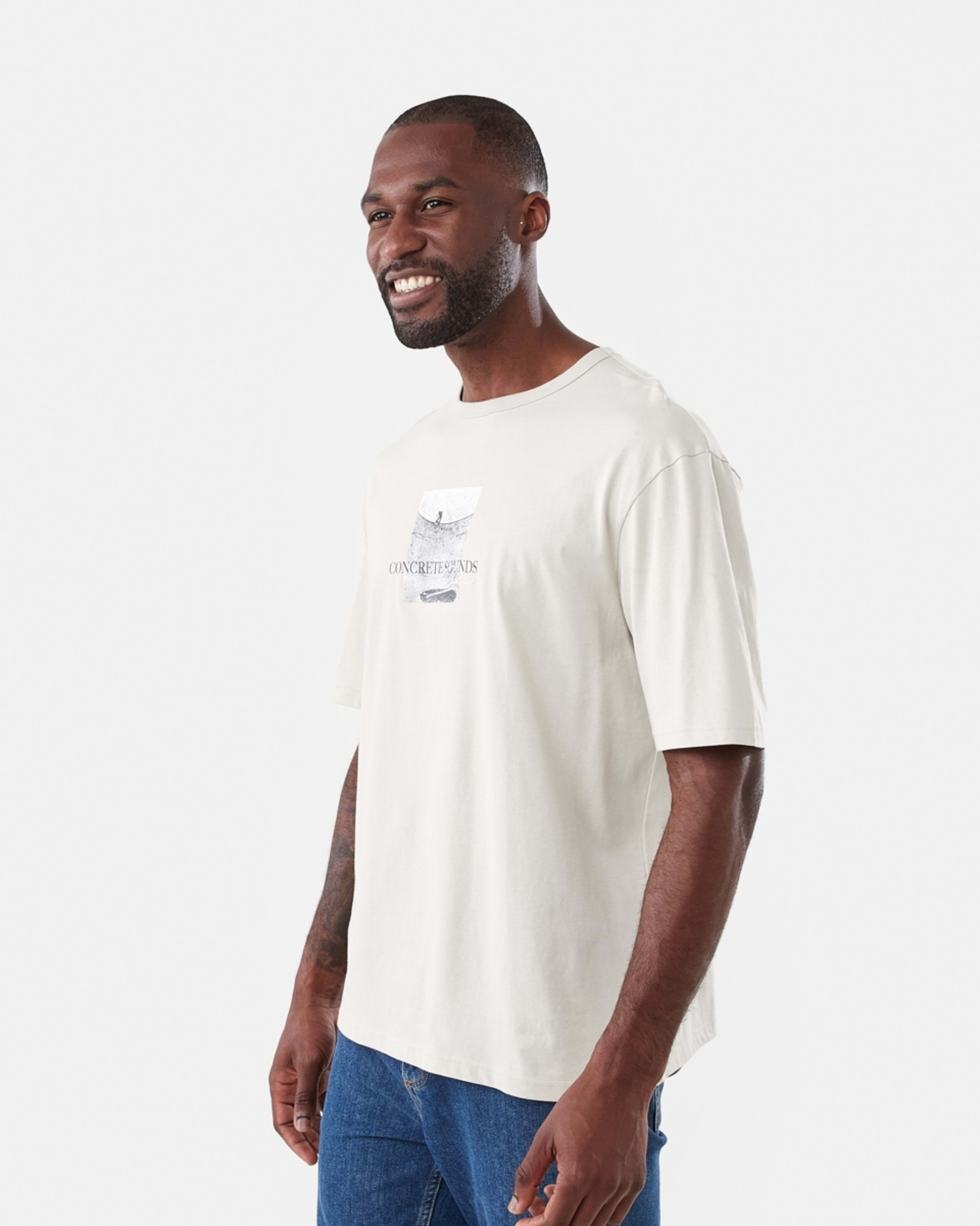 2 Oversized Graphic T-shirt Bge Dune, 2 of 6