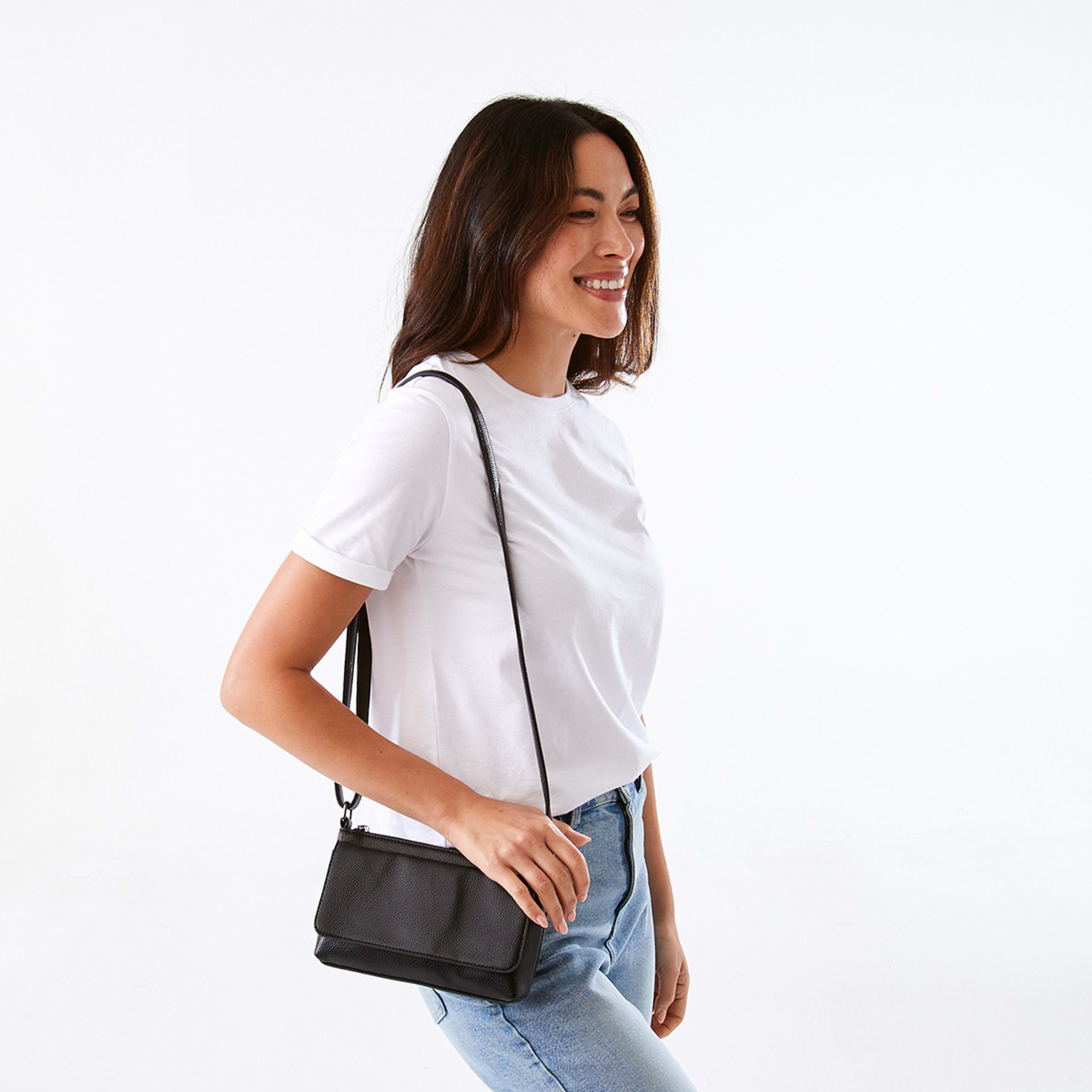 6 Envelope Pocket Crossbody Bag Black, 6 of 6