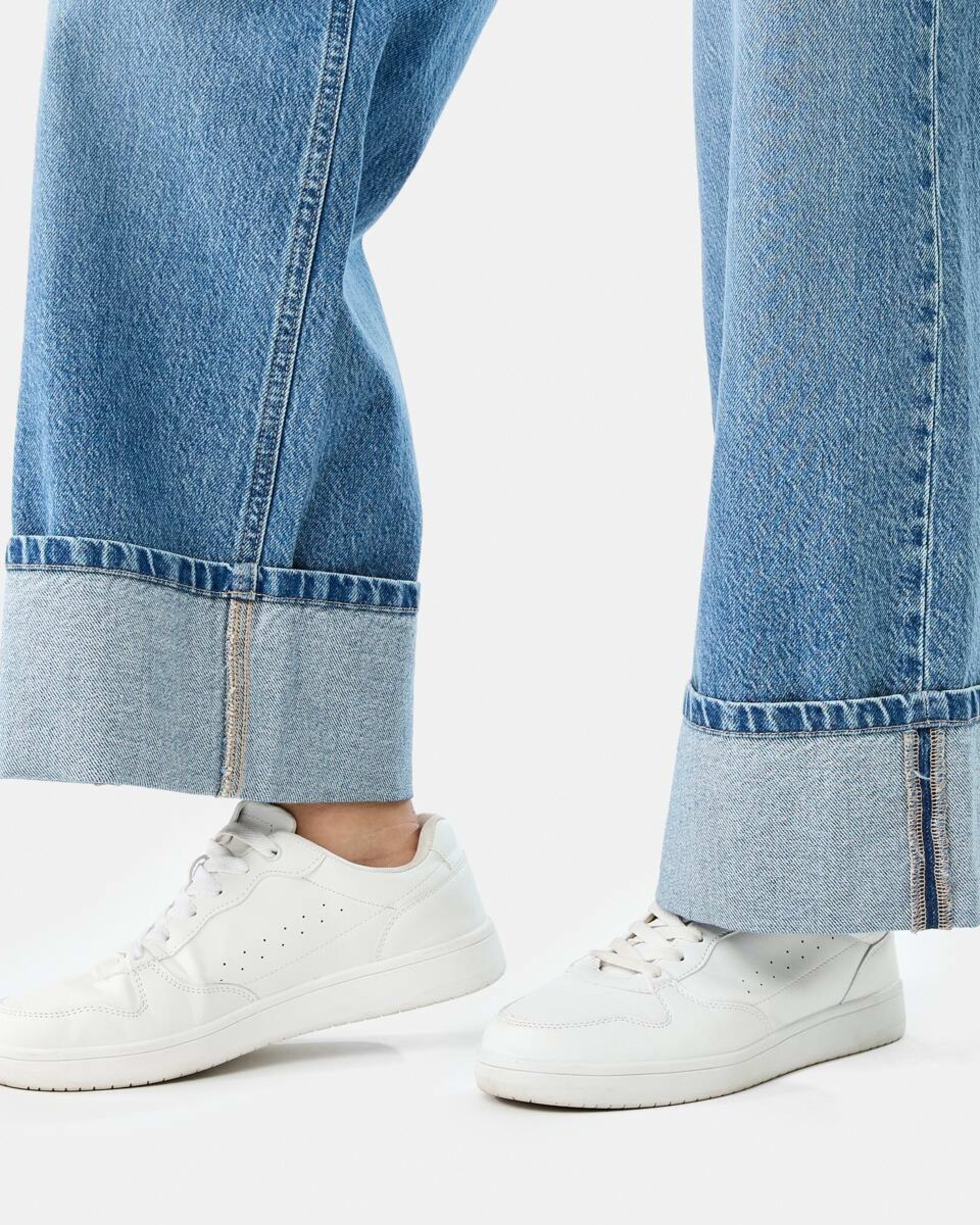 7 Cuffed Hem Jeans Light Wash, 7 of 9