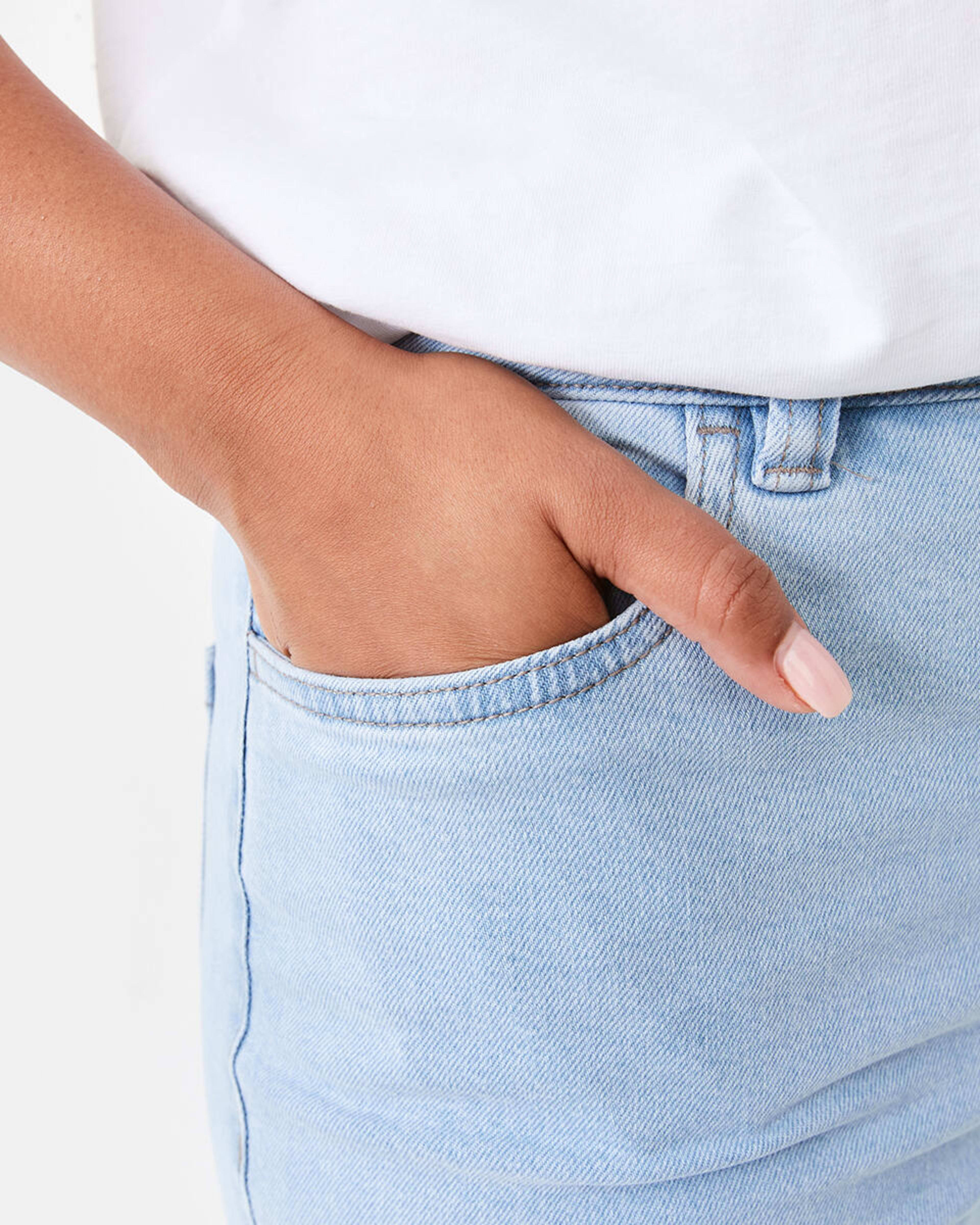 6 High Rise Straight Jeans Light Wash, 6 of 6