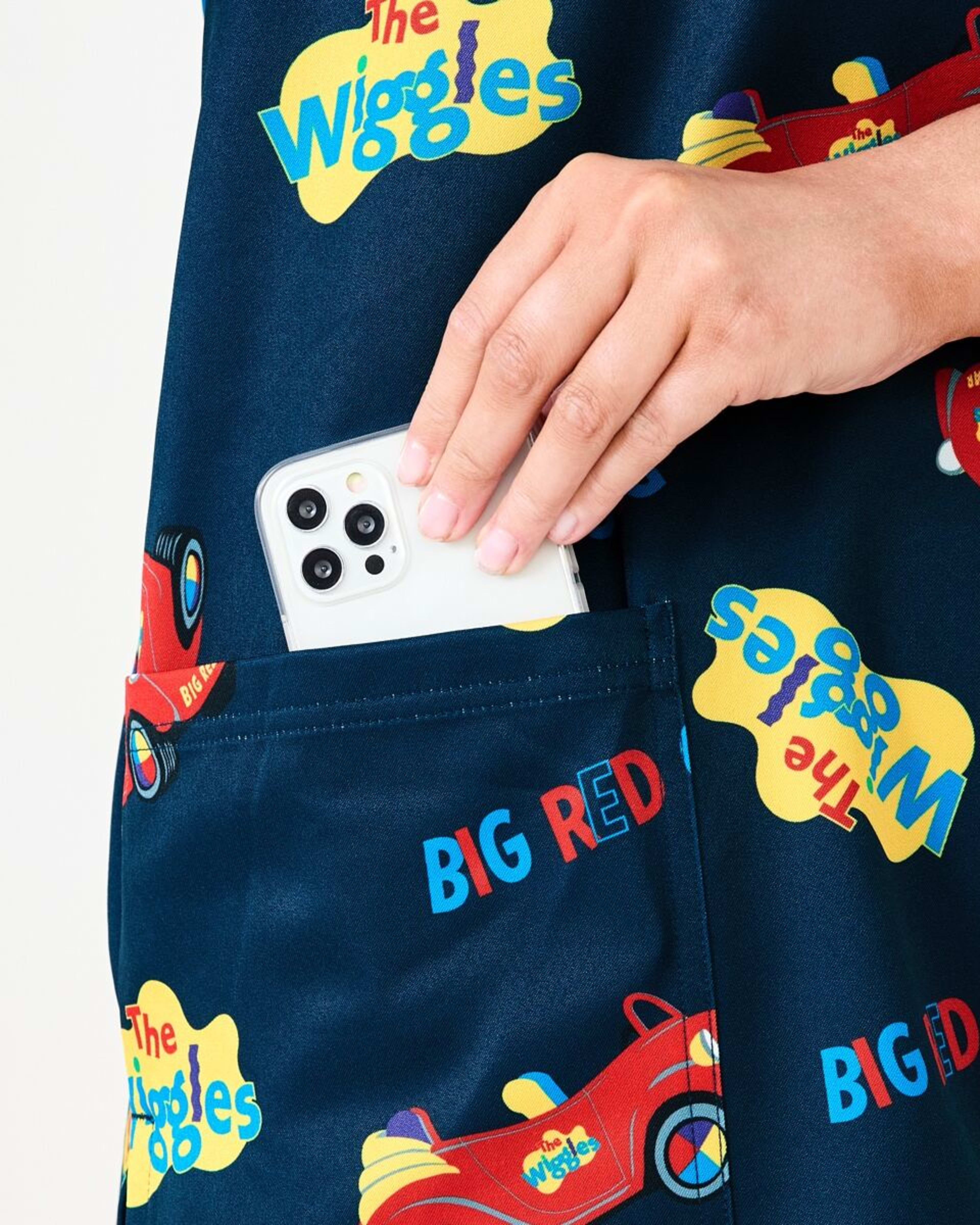5 Work Short Sleeve Wiggles License Scrub Top Wiggles, 5 of 6