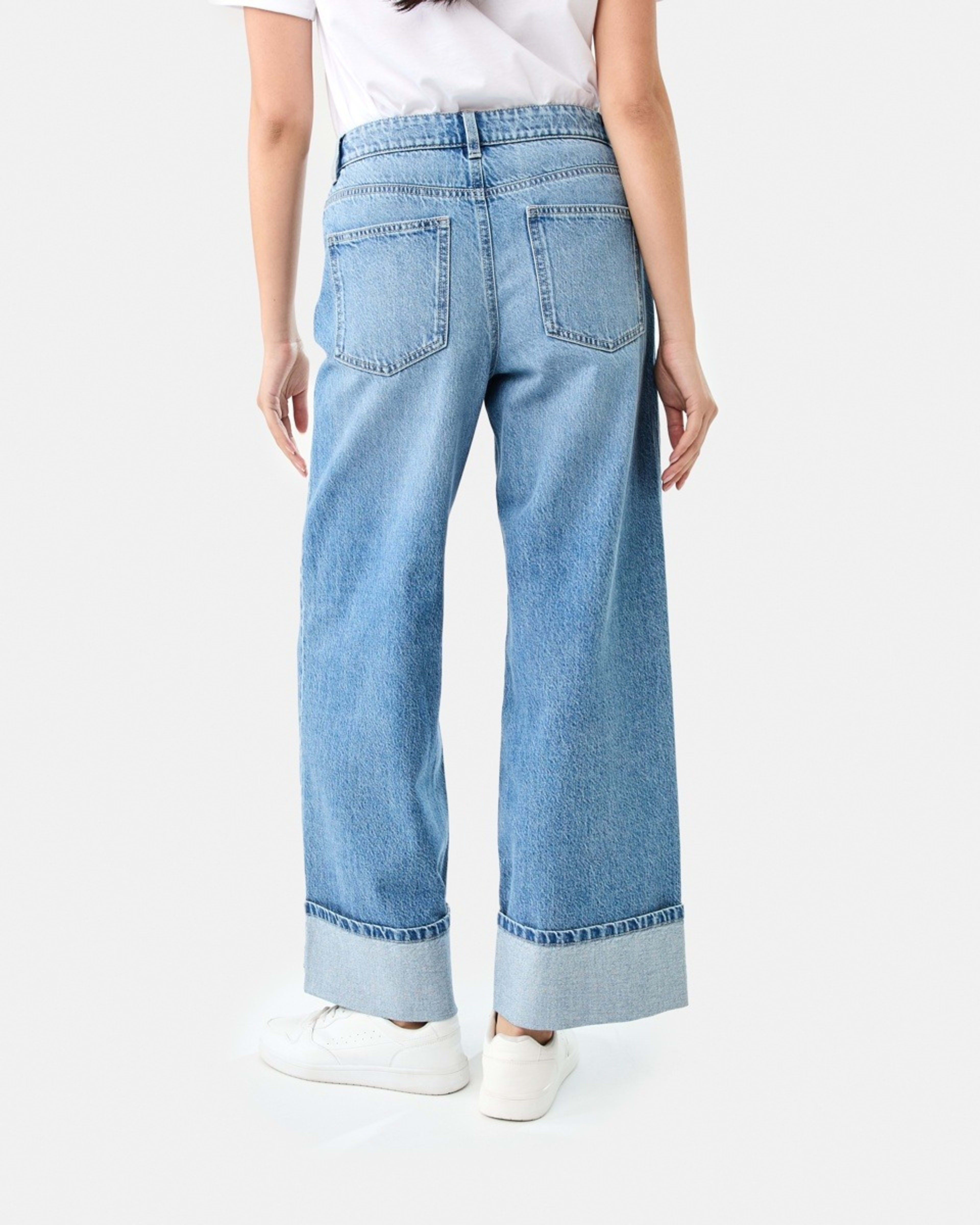 4 Cuffed Hem Jeans Light Wash, 4 of 9