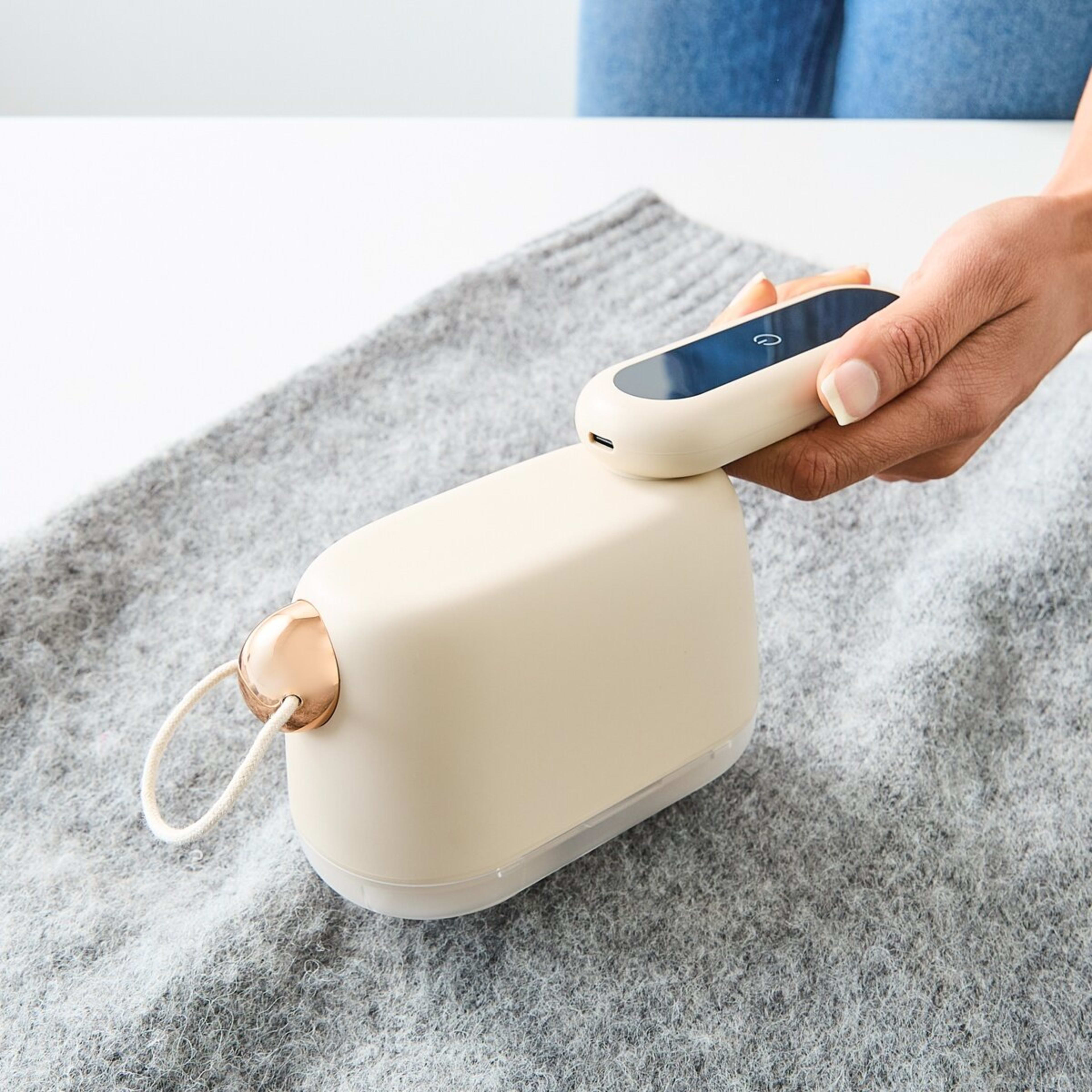 1 Rechargeable Dual Fabric Shaver