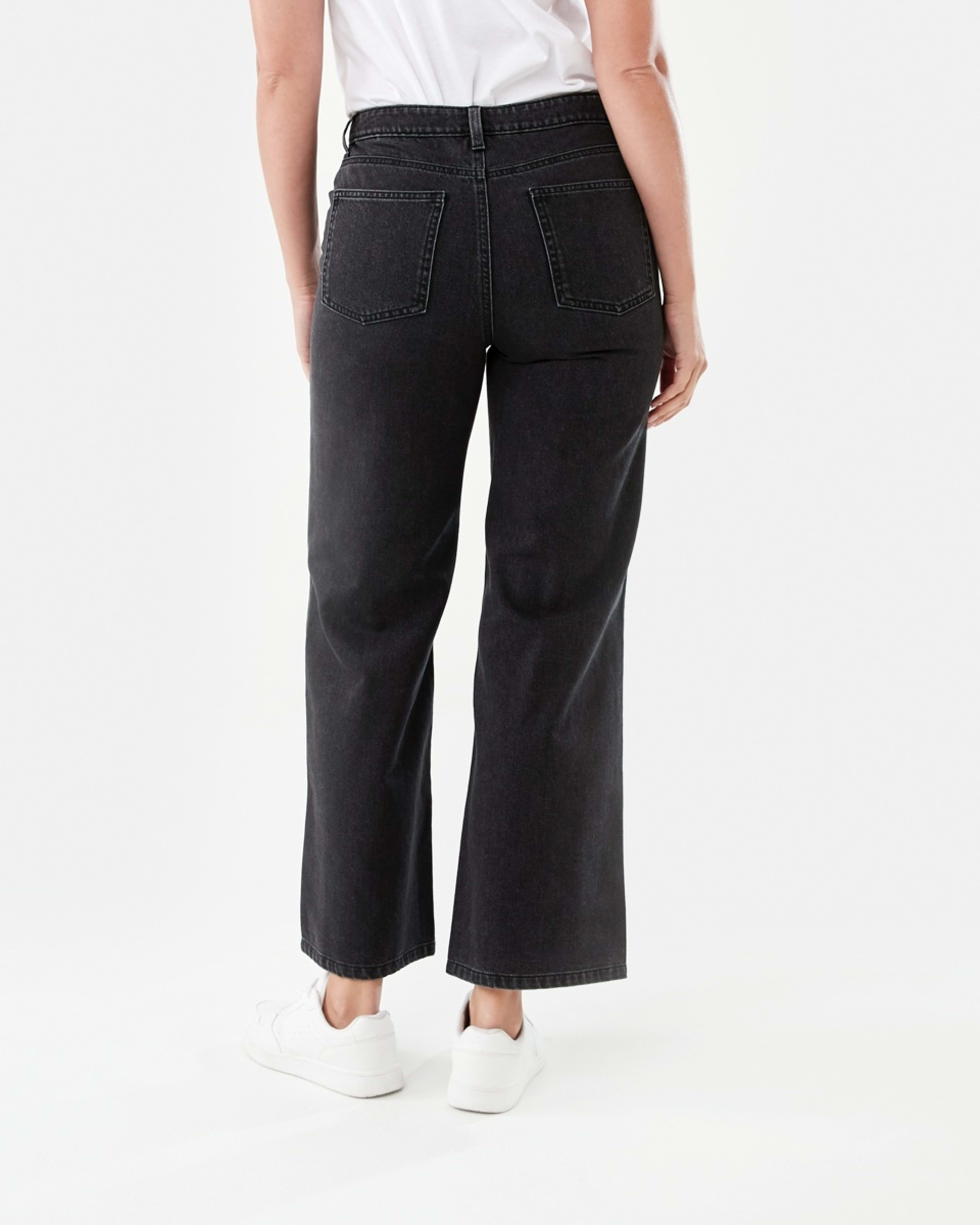 5 Distressed Straight Jeans Black Wash, 5 of 8