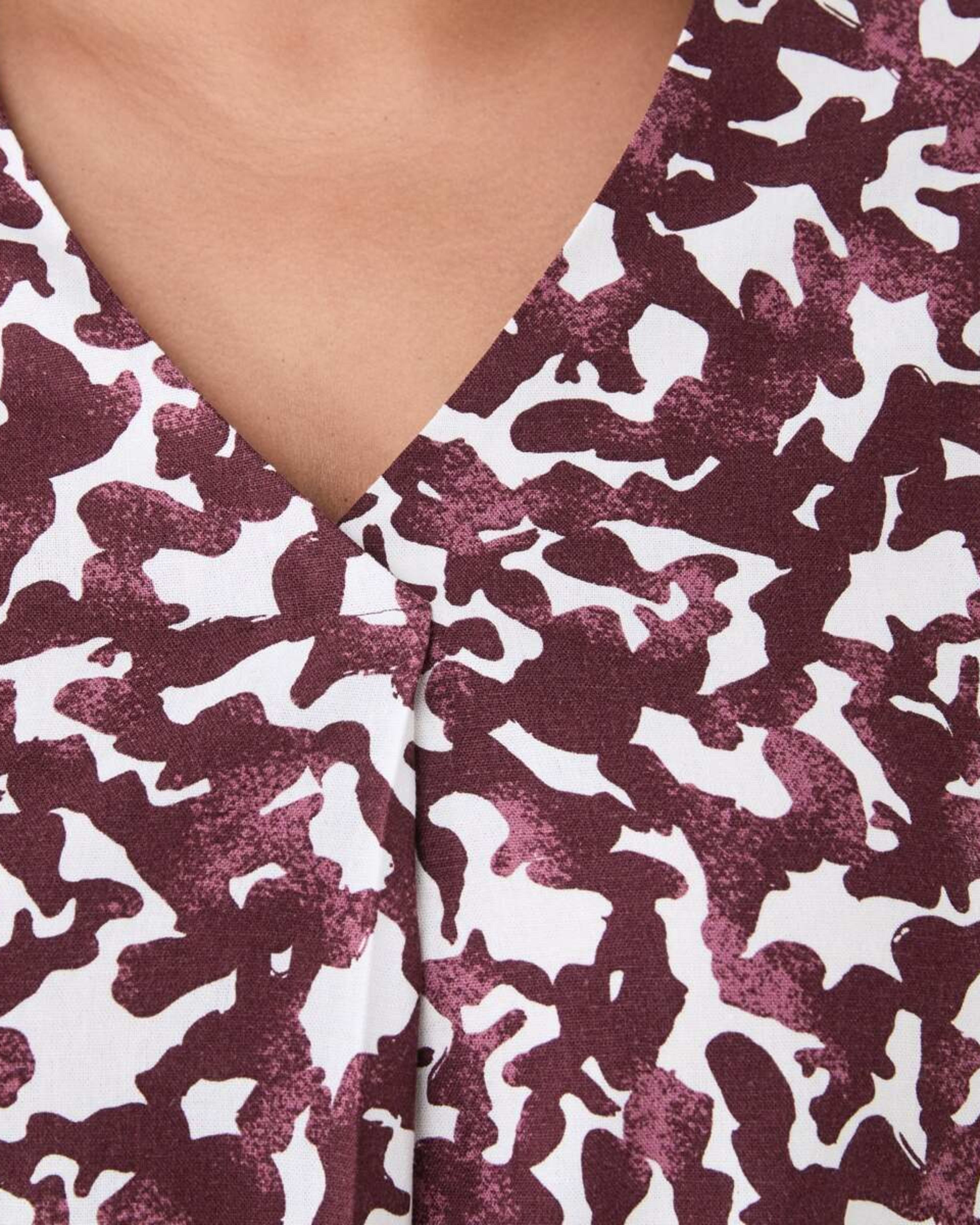 5 Curve Short Sleeve Woven Top Abst Ani, 5 of 5