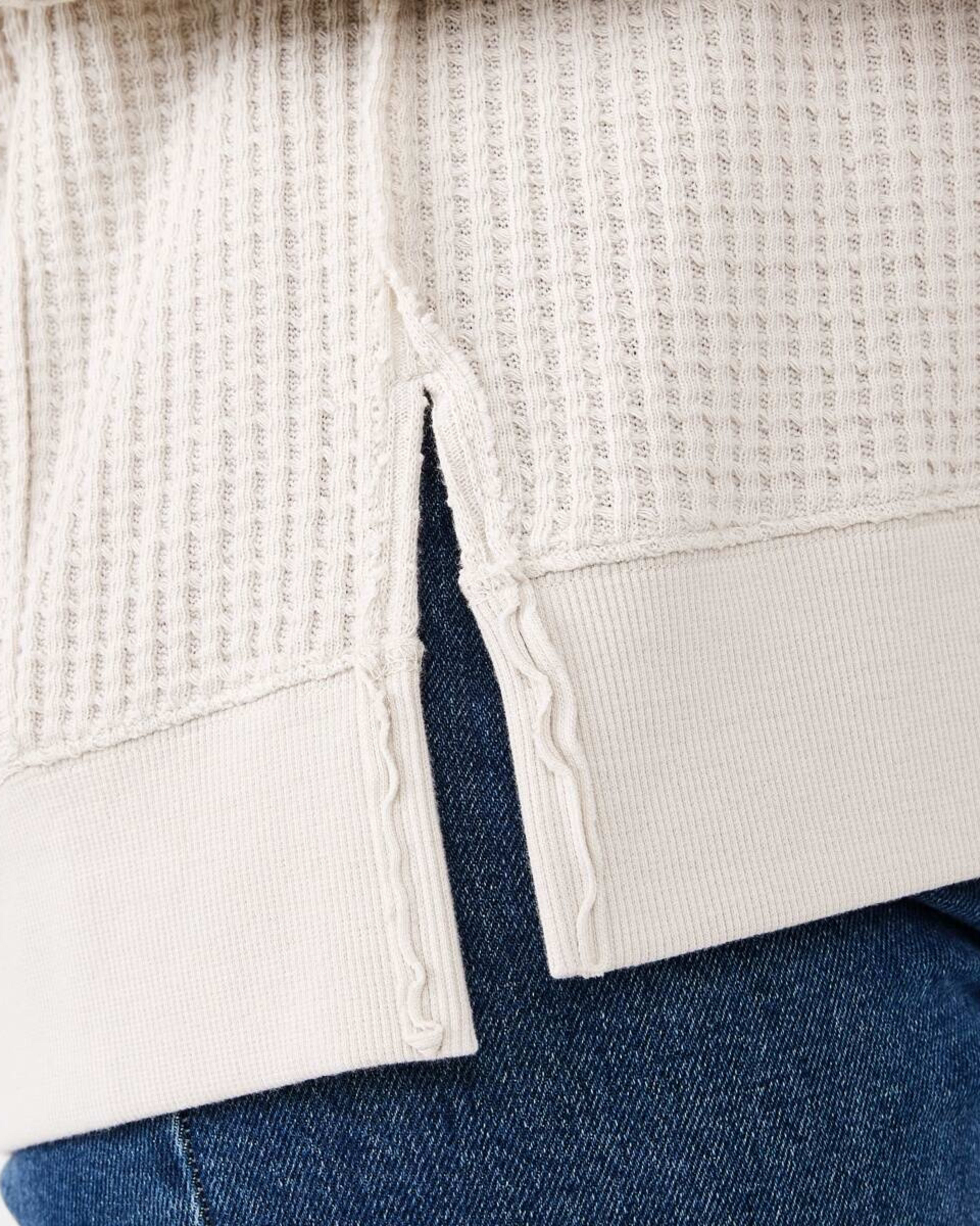 6 Long Sleeve Waffle V-Neck Top Nat Beige, 6 of 6