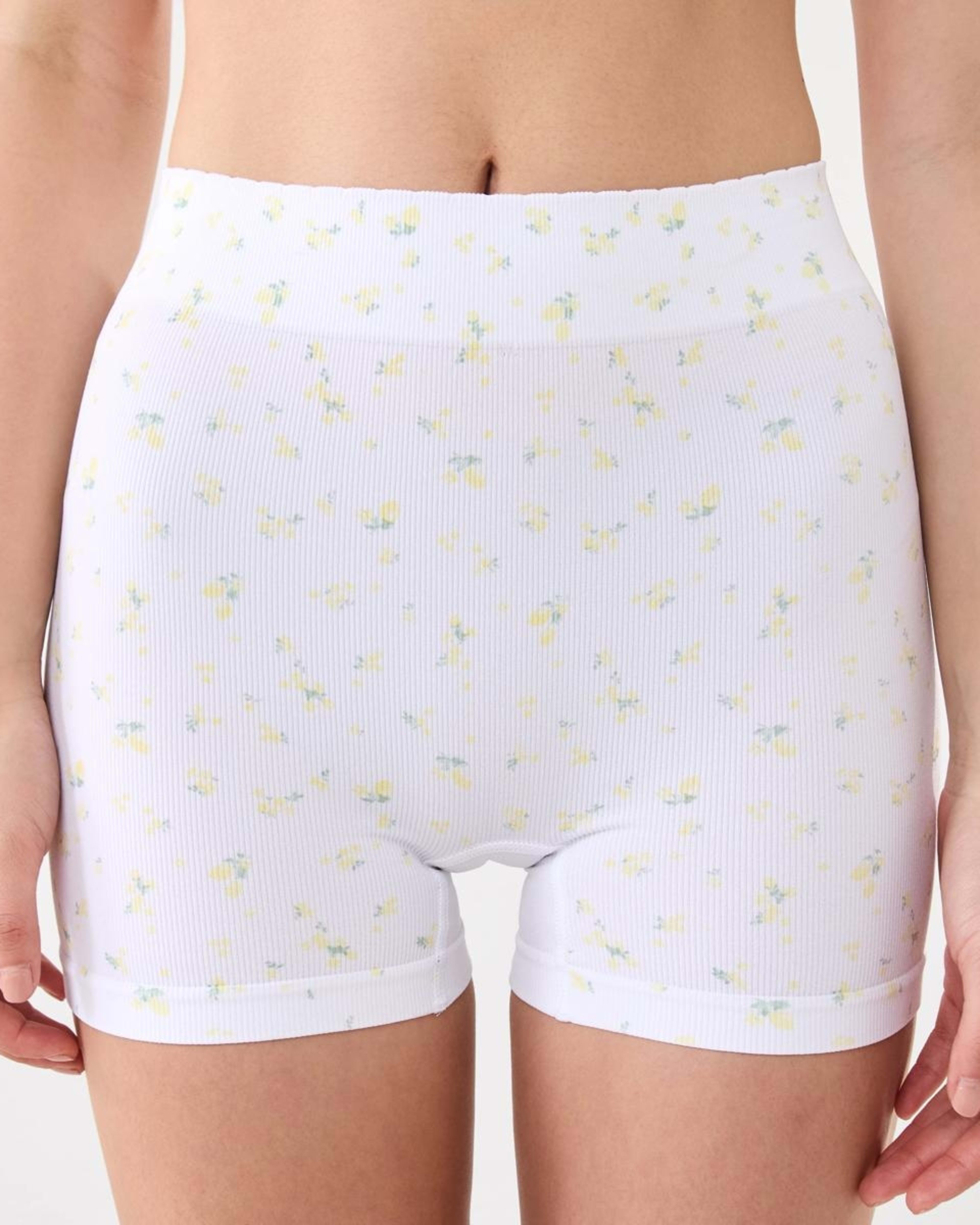 4 3 Pack Seamfree Rib Boyleg Shorties Lemoncello, 4 of 10