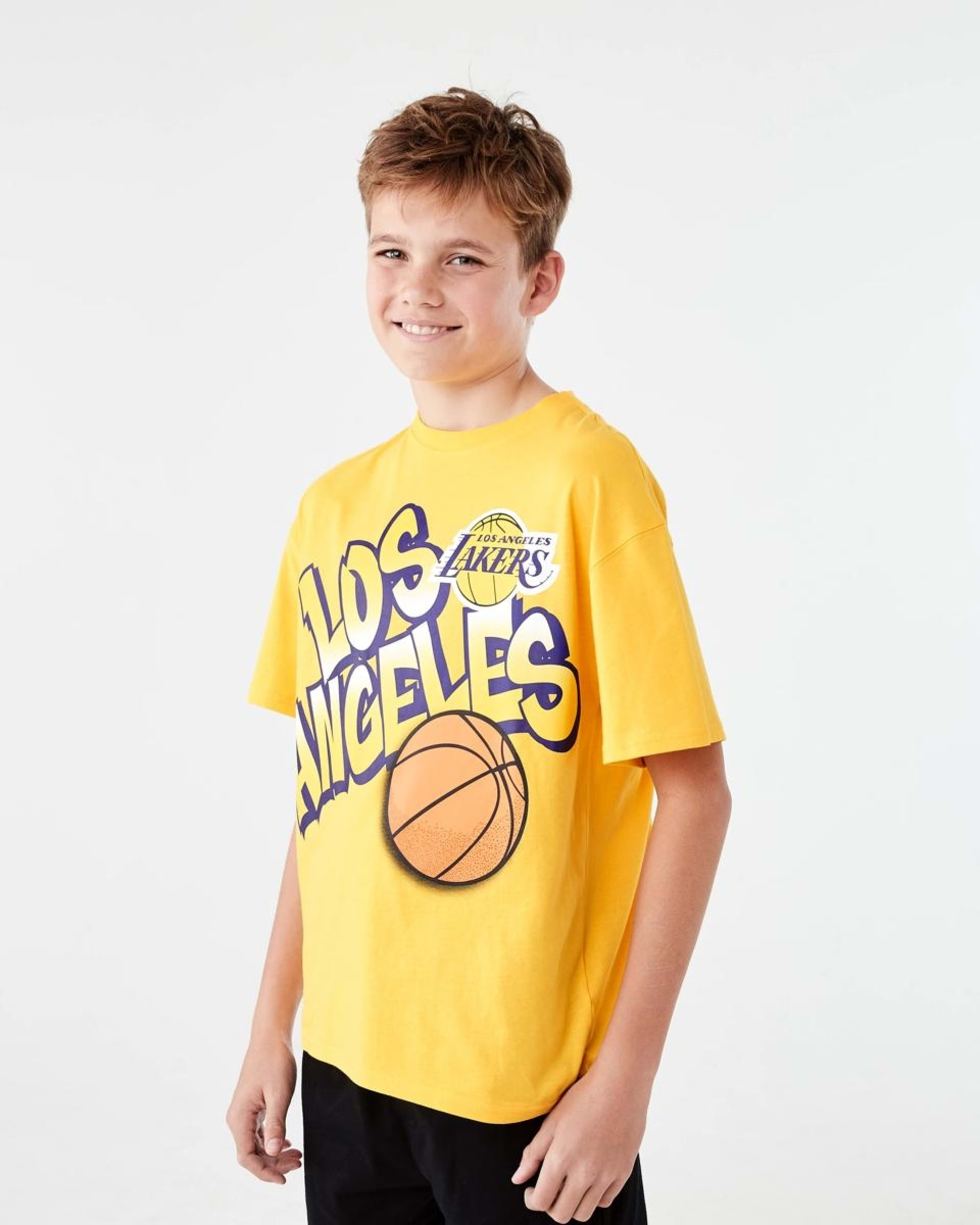 2 Official NBA Kids T-shirt YELLOW LAKERS TEE, 2 of 7