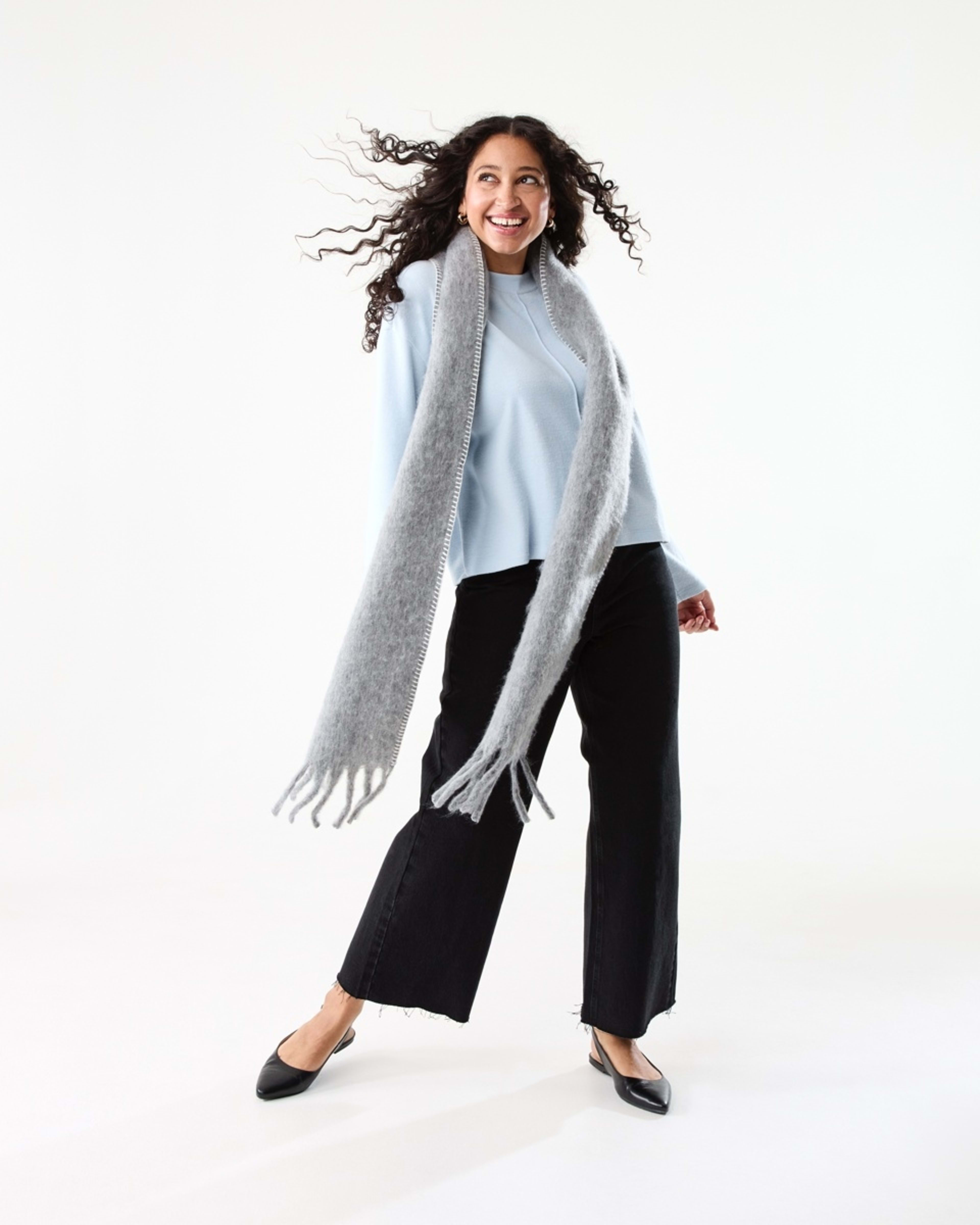 3 Blanket Stitch Scarf Grey Marle, 3 of 5