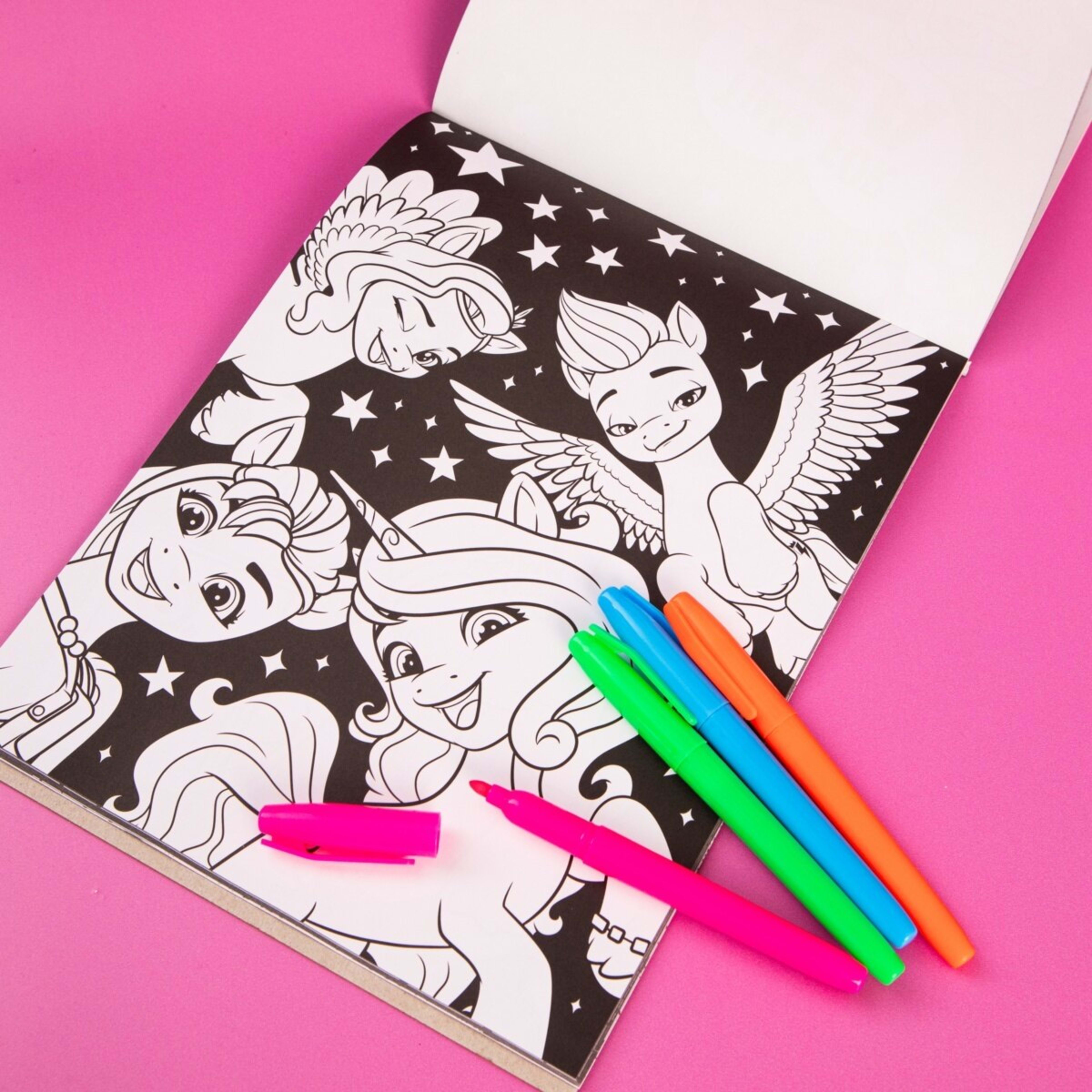 4 Kaleidoscope: My Little Pony Colouring Kit - Book, 4 of 6