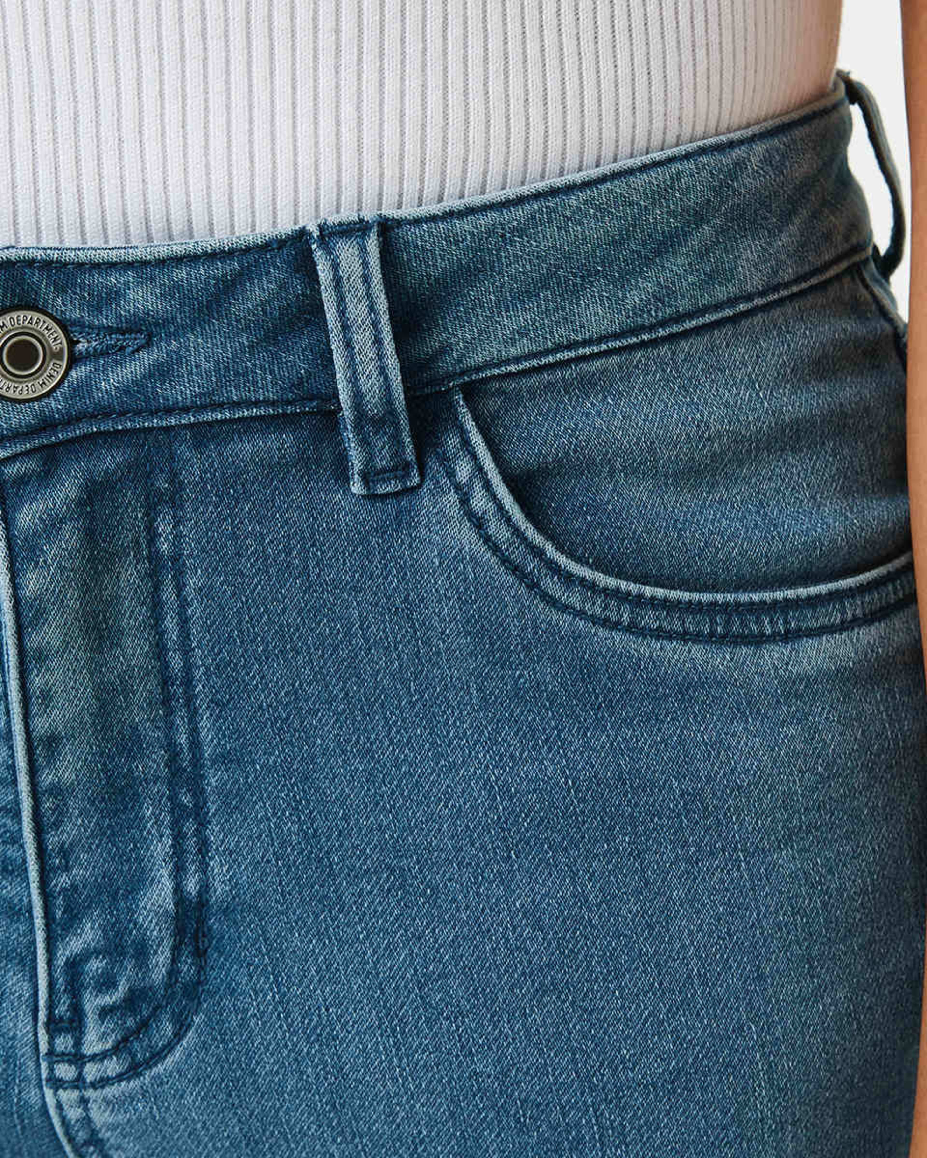 4 Boyfriend Jeans Mid Wash, 4 of 5