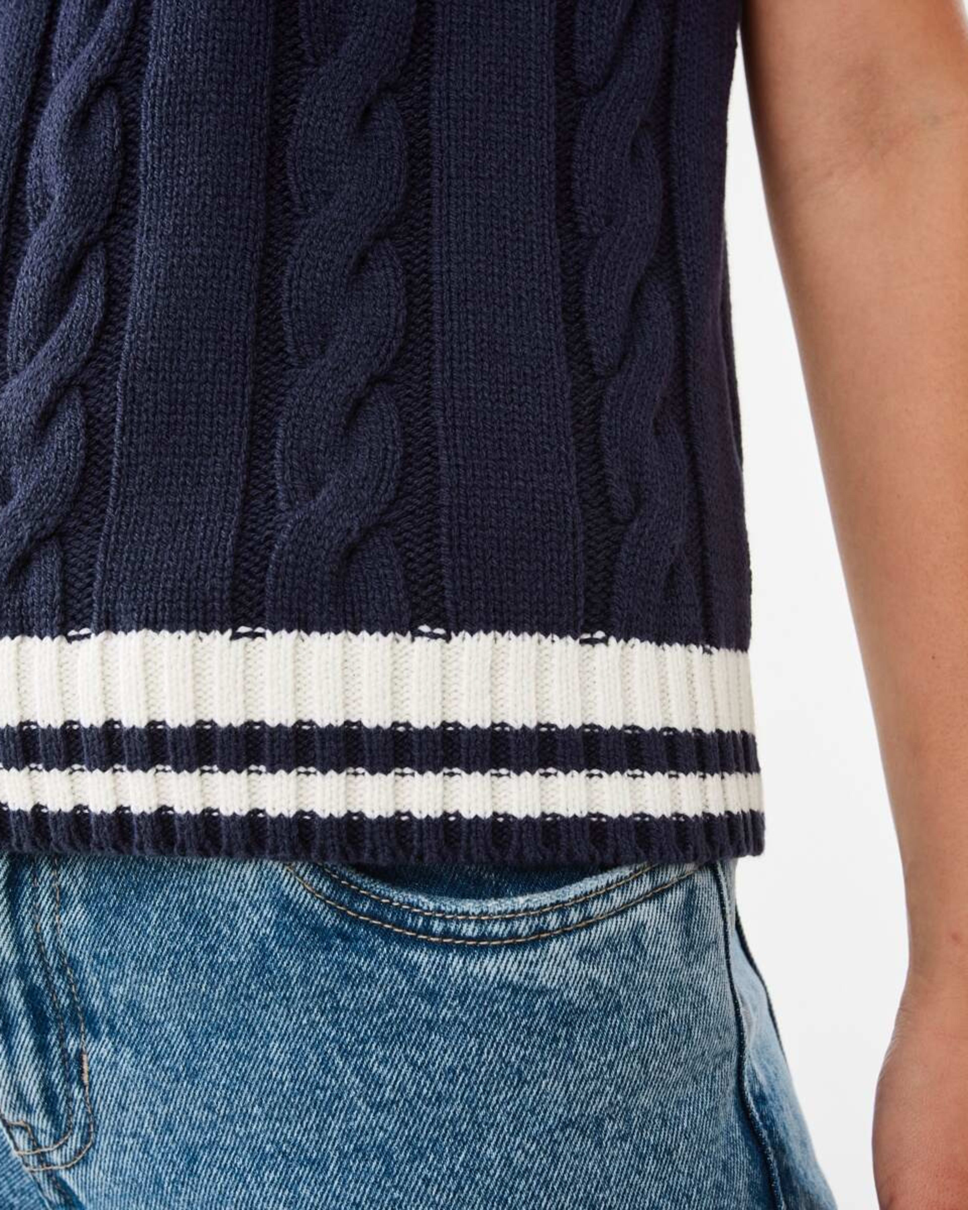 7 Cable Vest Navy Tip, 7 of 7
