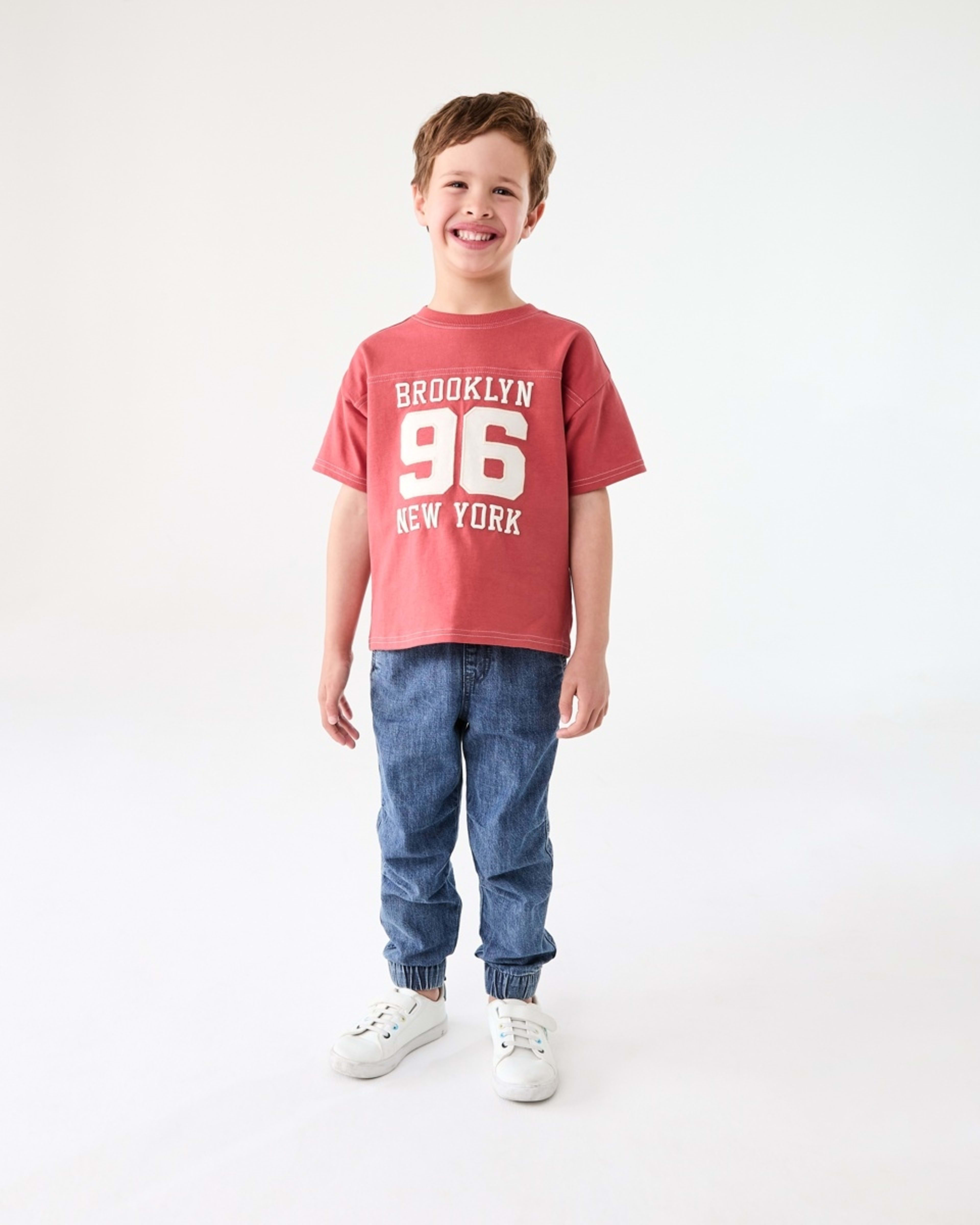 5 Short Sleeve Oversized Print T-shirt VARSITY TOP STITCH WASHED RED, 5 of 6