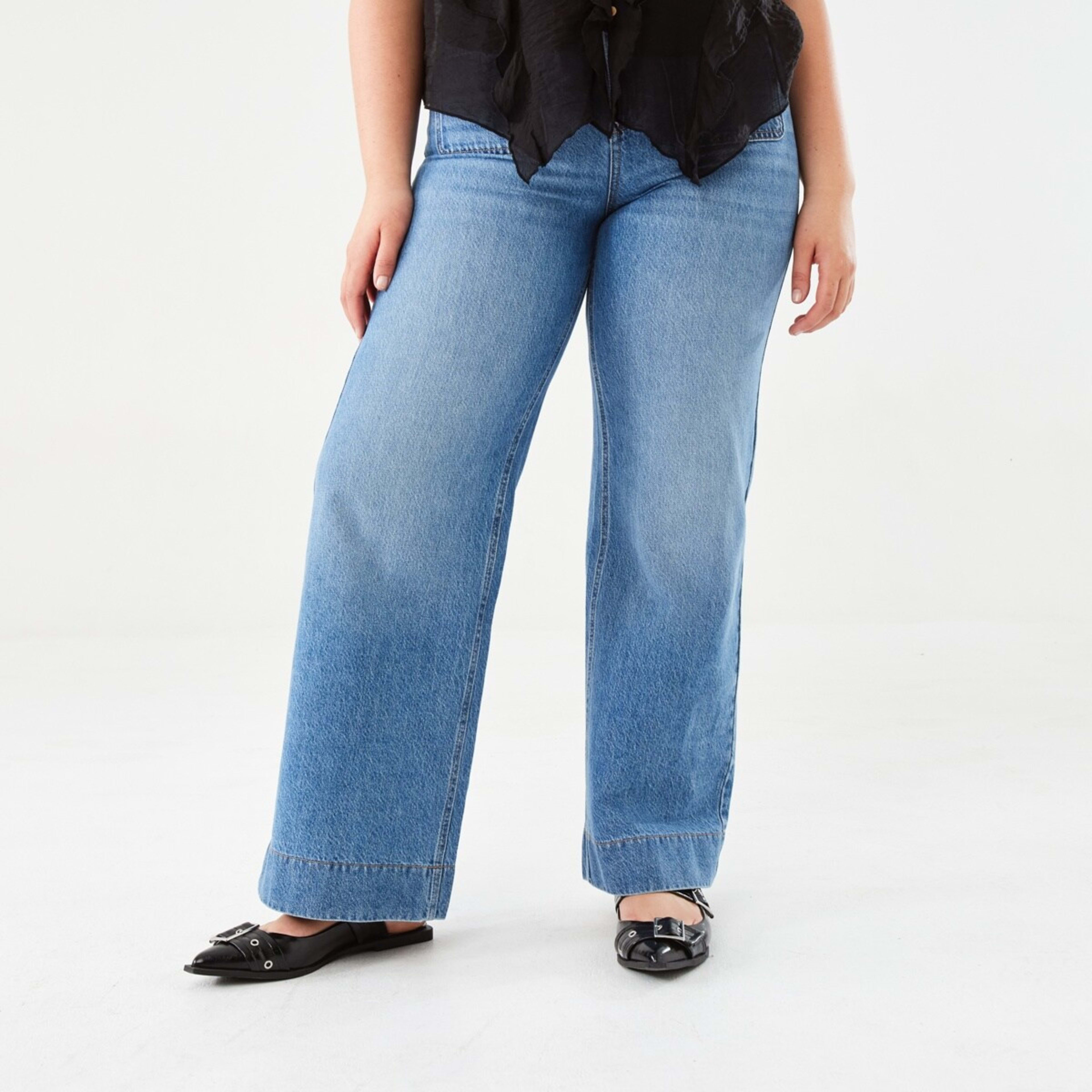 1 Wide Leg Pocket Jeans Mid Wash, 1 of 9