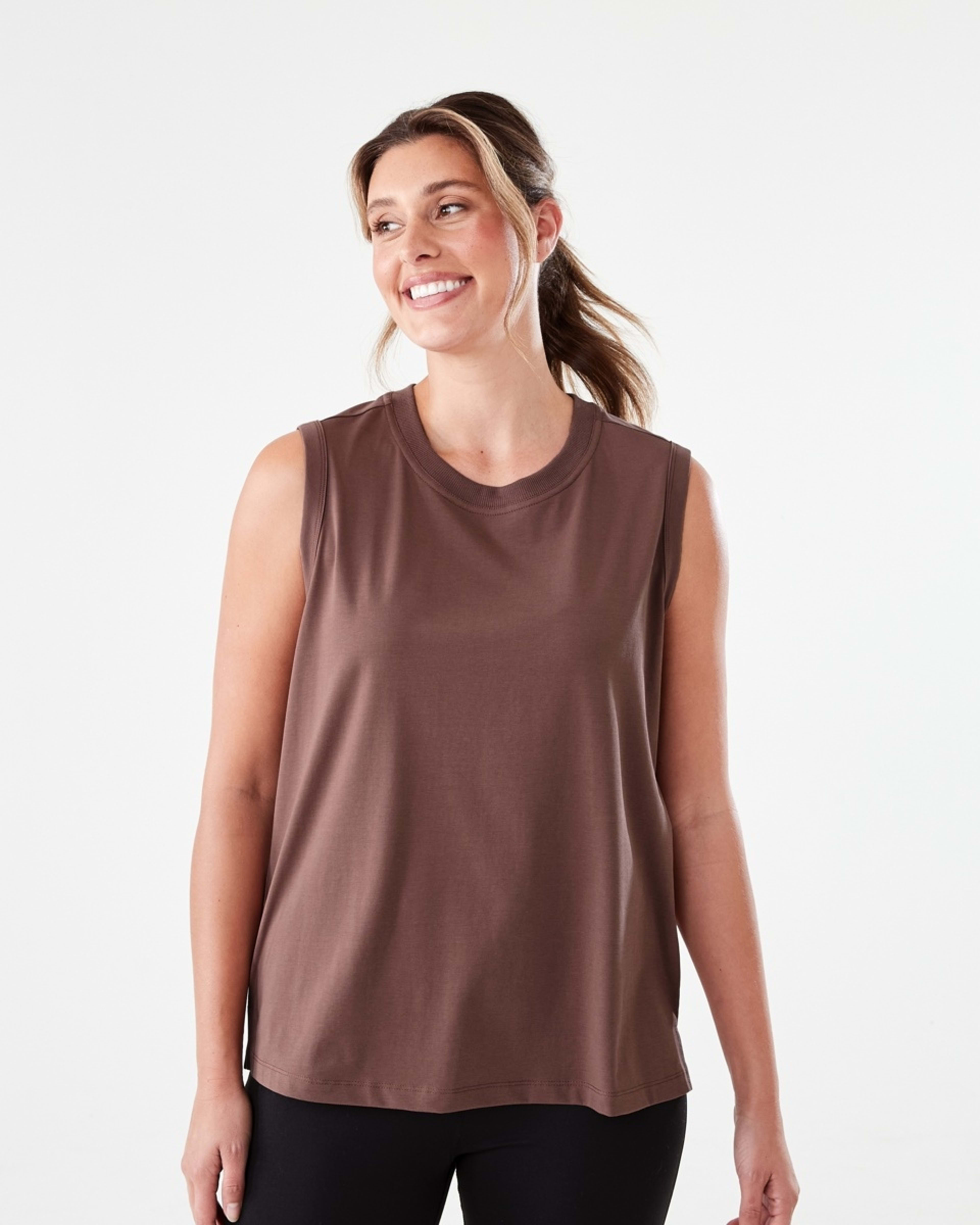 1 Active Womens Muscle Tank Nutmeg Brn, 1 of 6
