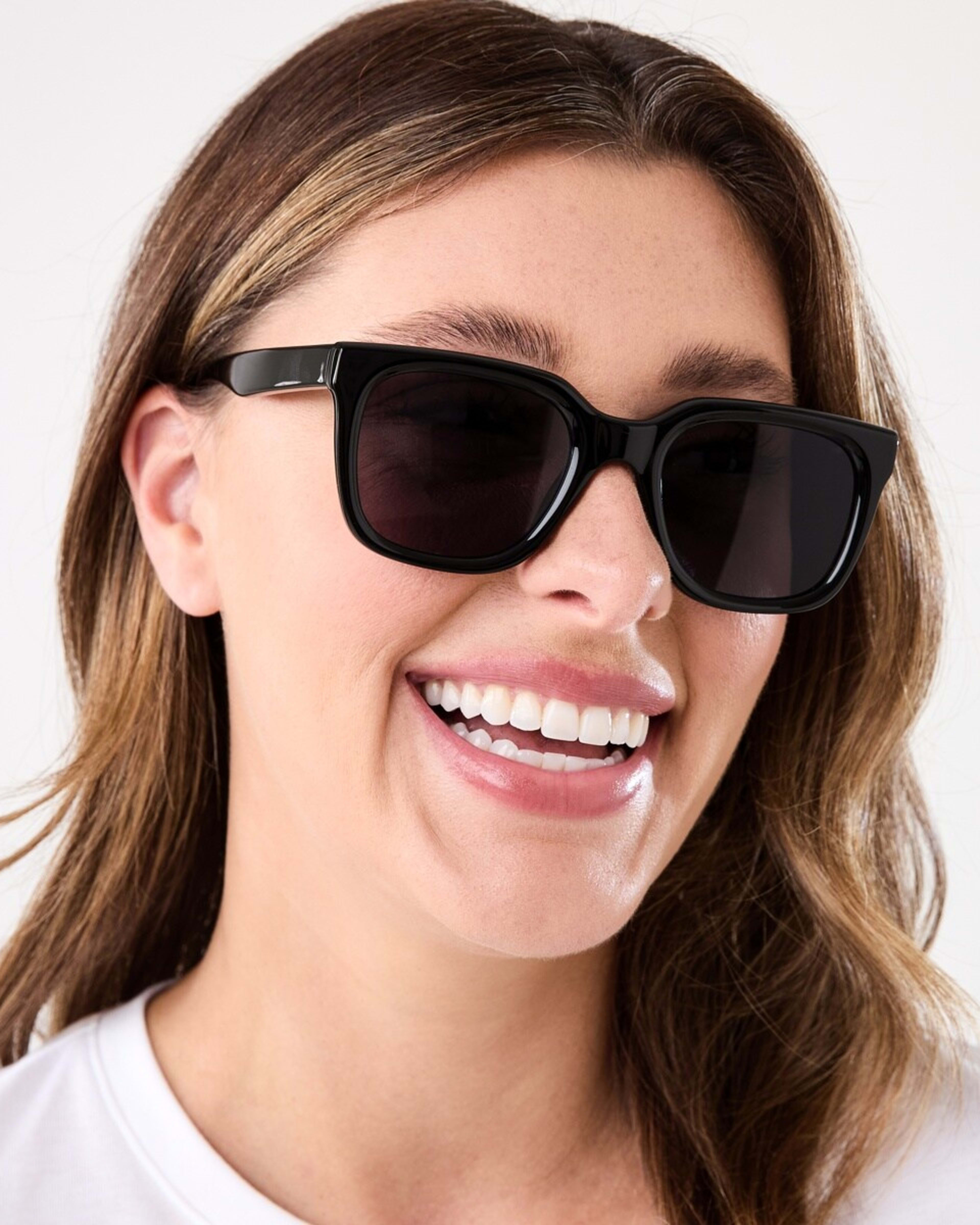 4 Womens D Frame Sunglasses ACCESSORIES BLACK, 4 of 6