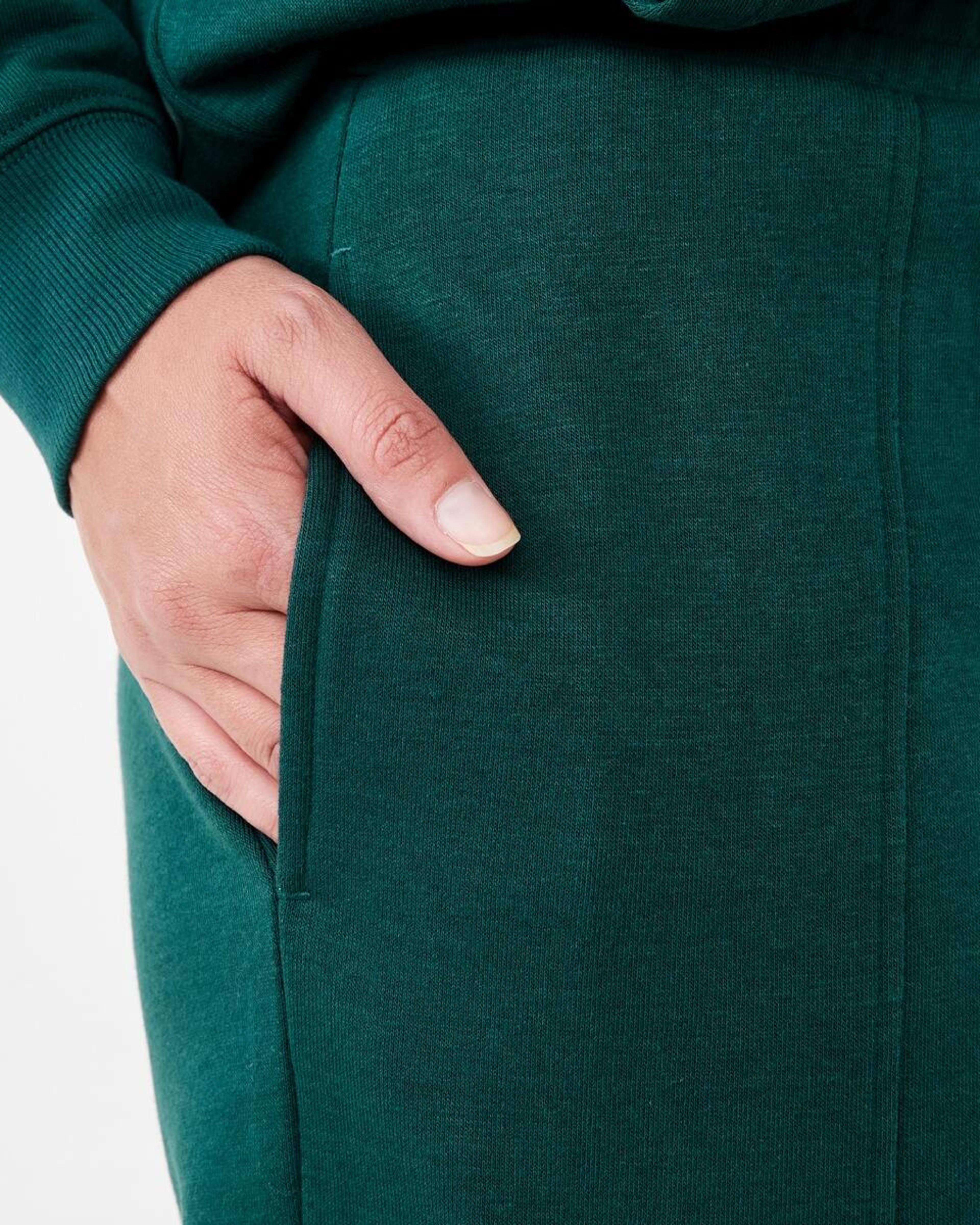 5 Active Womens Cuffed Trackpants YUCCA GREEN, 5 of 5