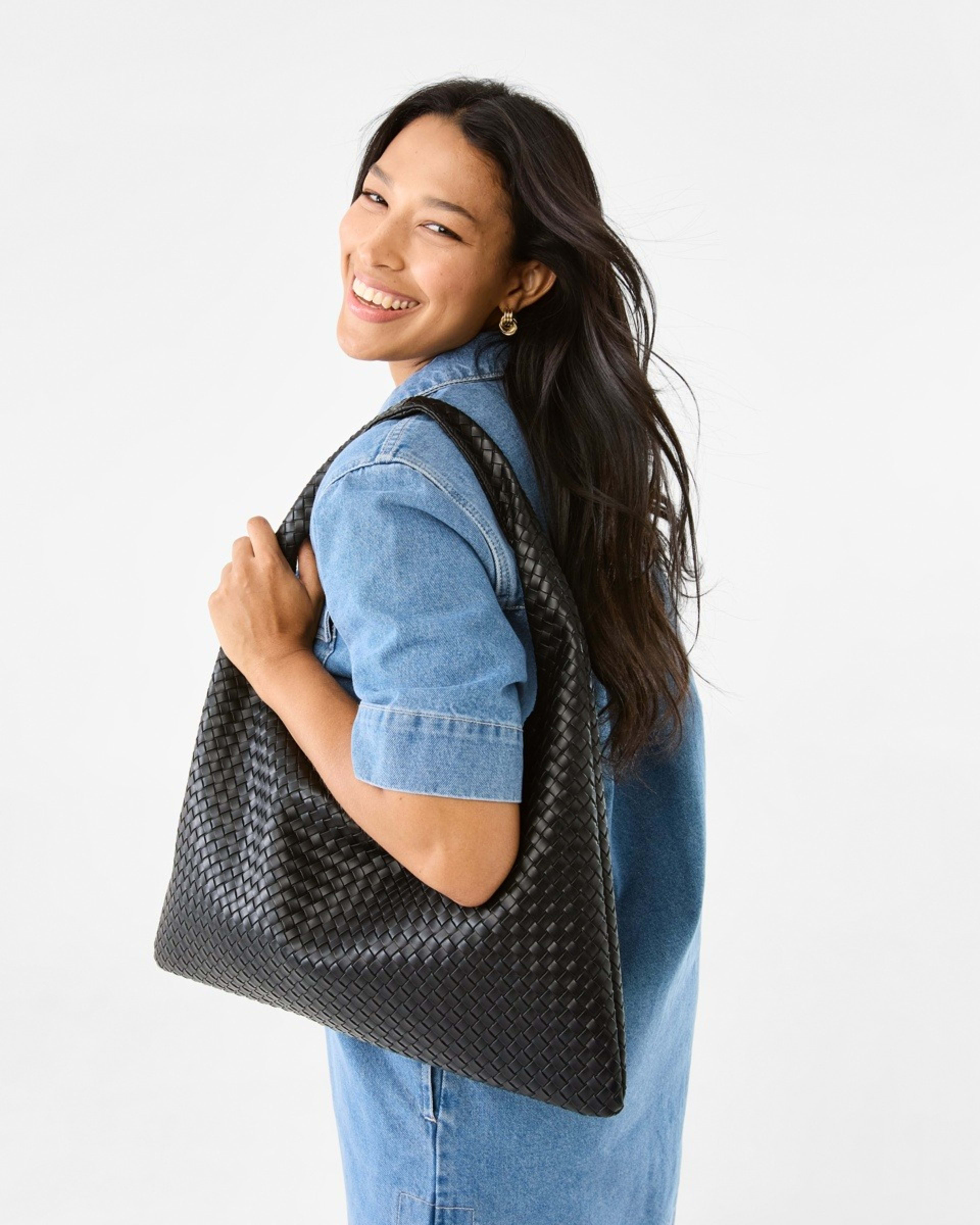 8 Weave Shoulder Bag BLACK, 8 of 11