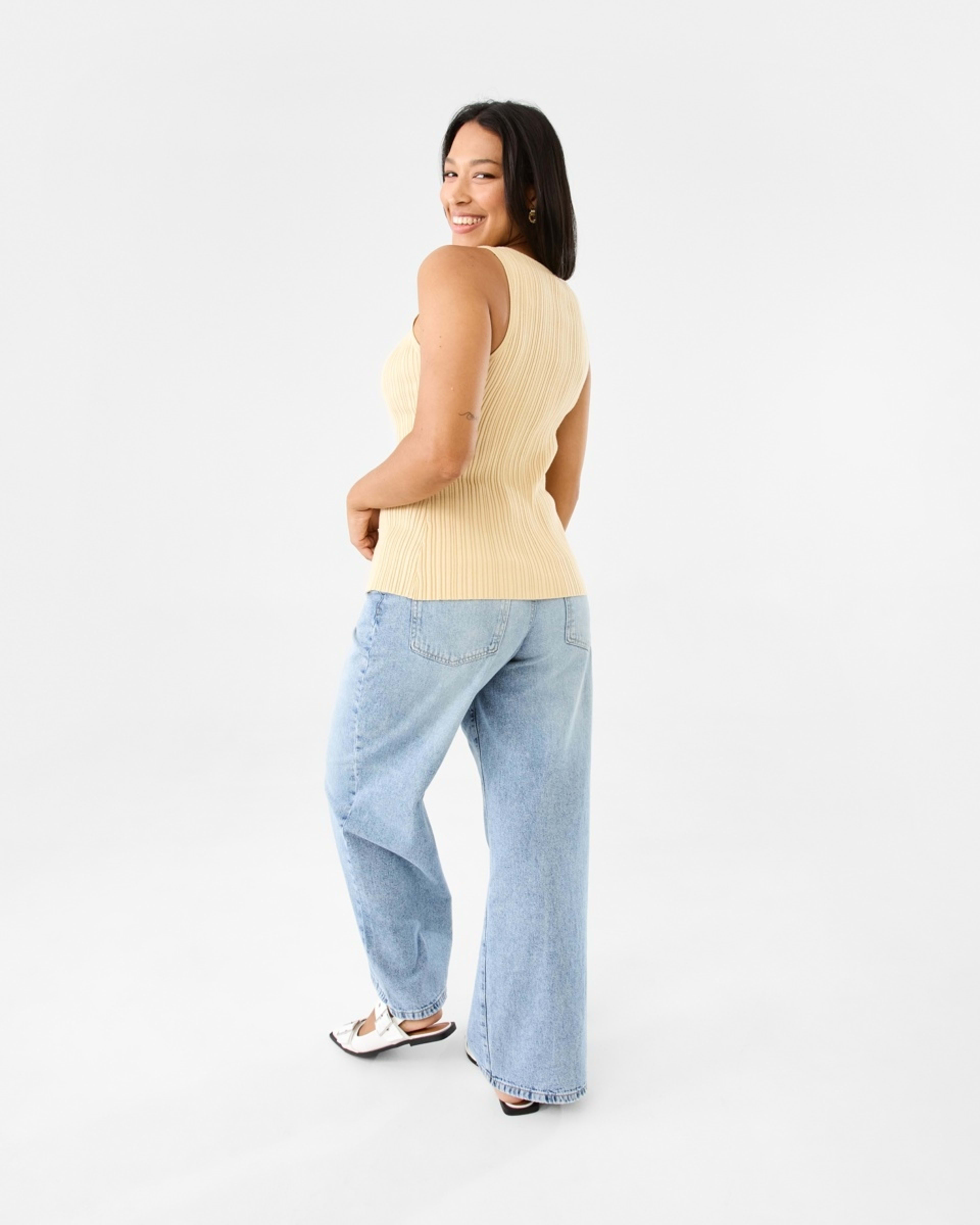 5 Sleeveless Boat Neck Vest Ylw Straw, 5 of 7