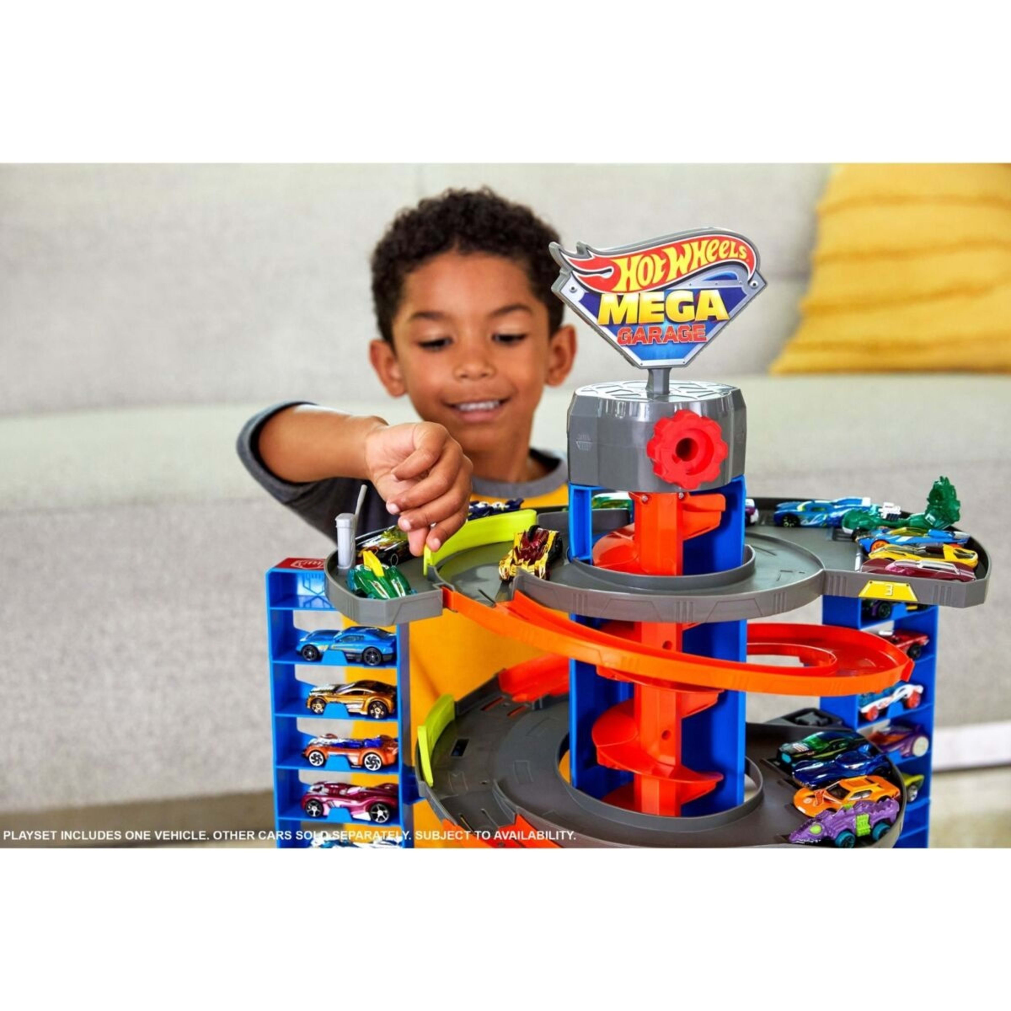 6 Hot Wheels City Mega Garage Playset, 6 of 7