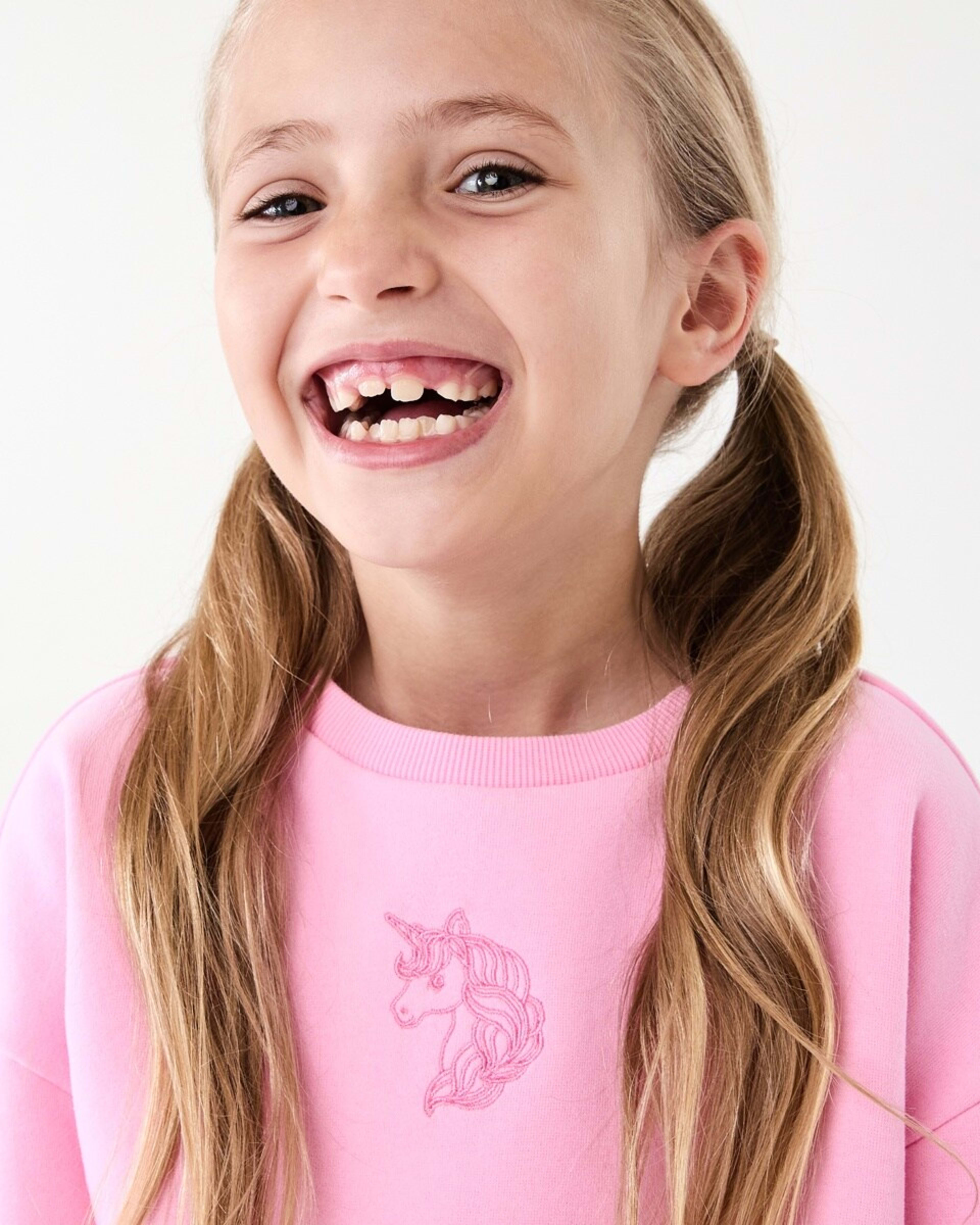 3 Oversized Crew Neck Sweatshirt Unicorn, 3 of 8