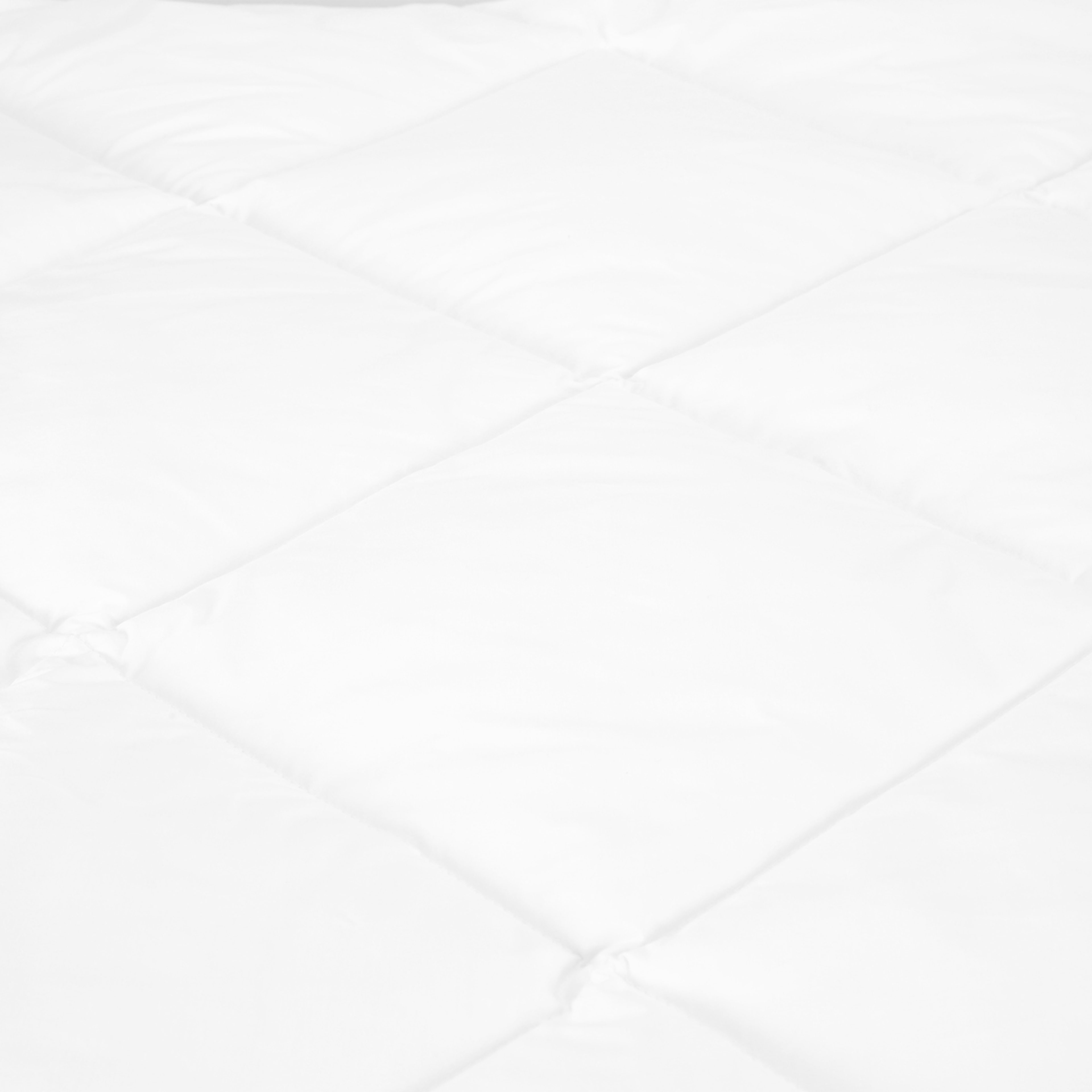 3 Medium Warmth Supreme Comfort Quilt - Queen Bed, 3 of 3